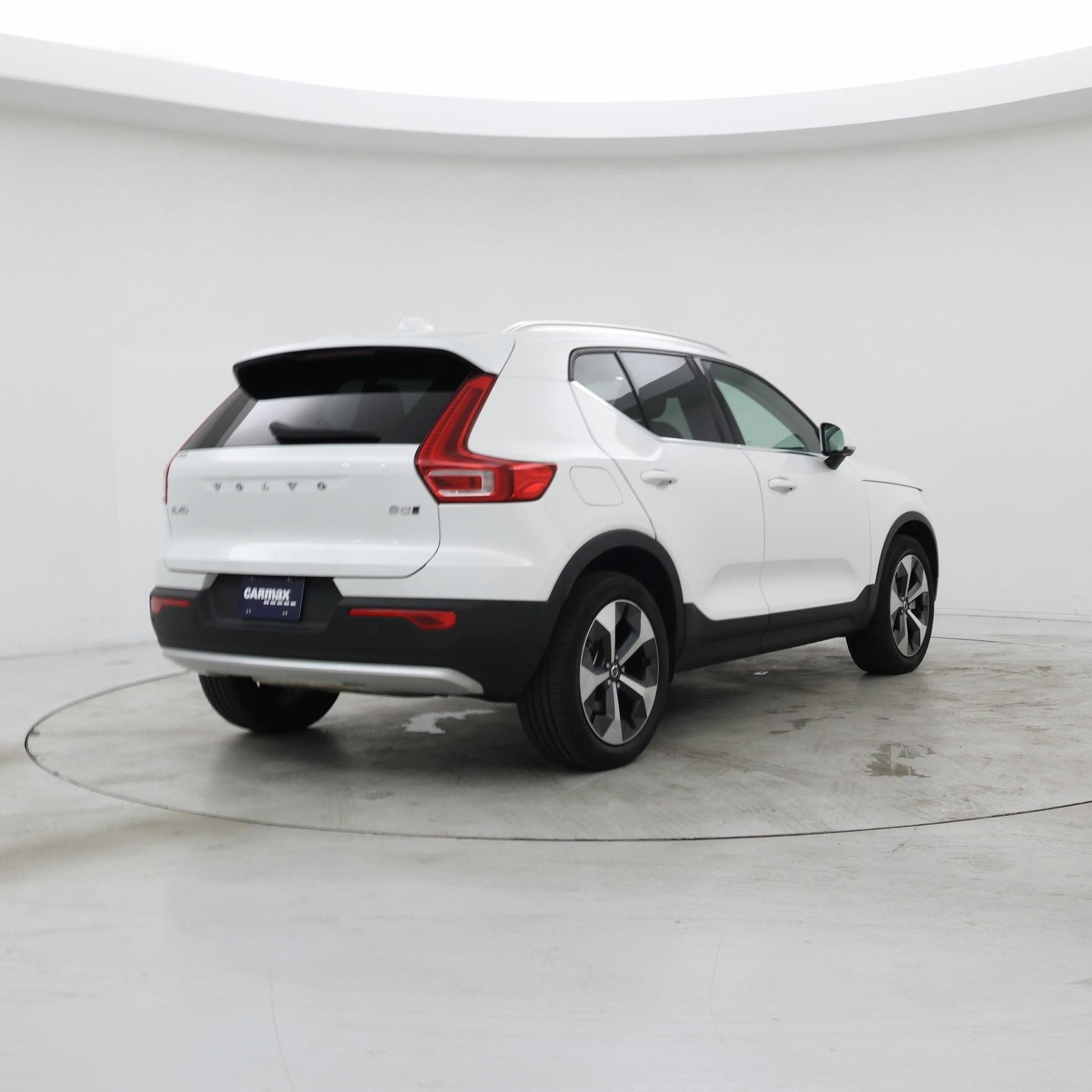 Thumbnail: 2024 Volvo XC40 - 8