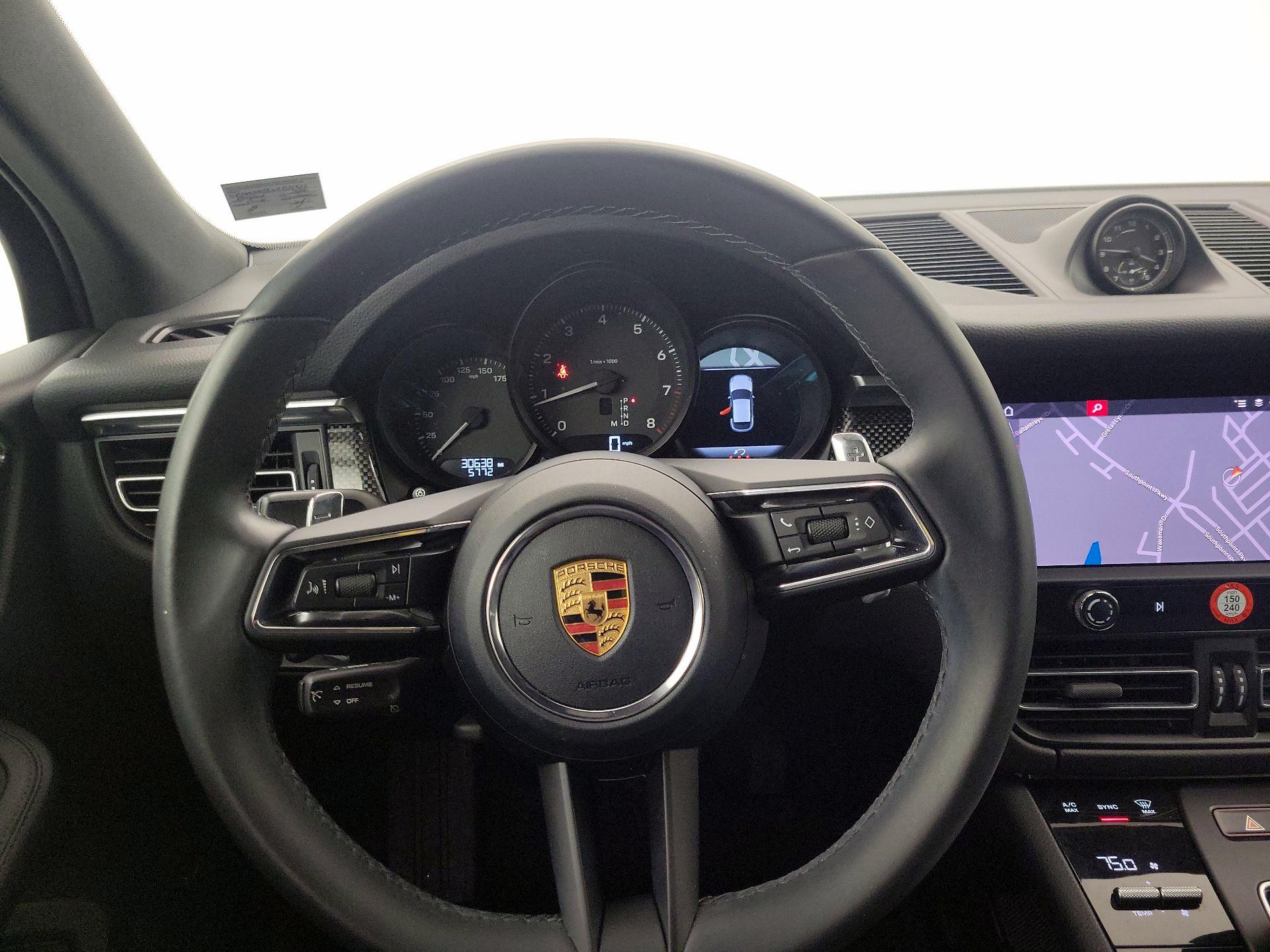 Thumbnail: 2022 Porsche Macan - 10