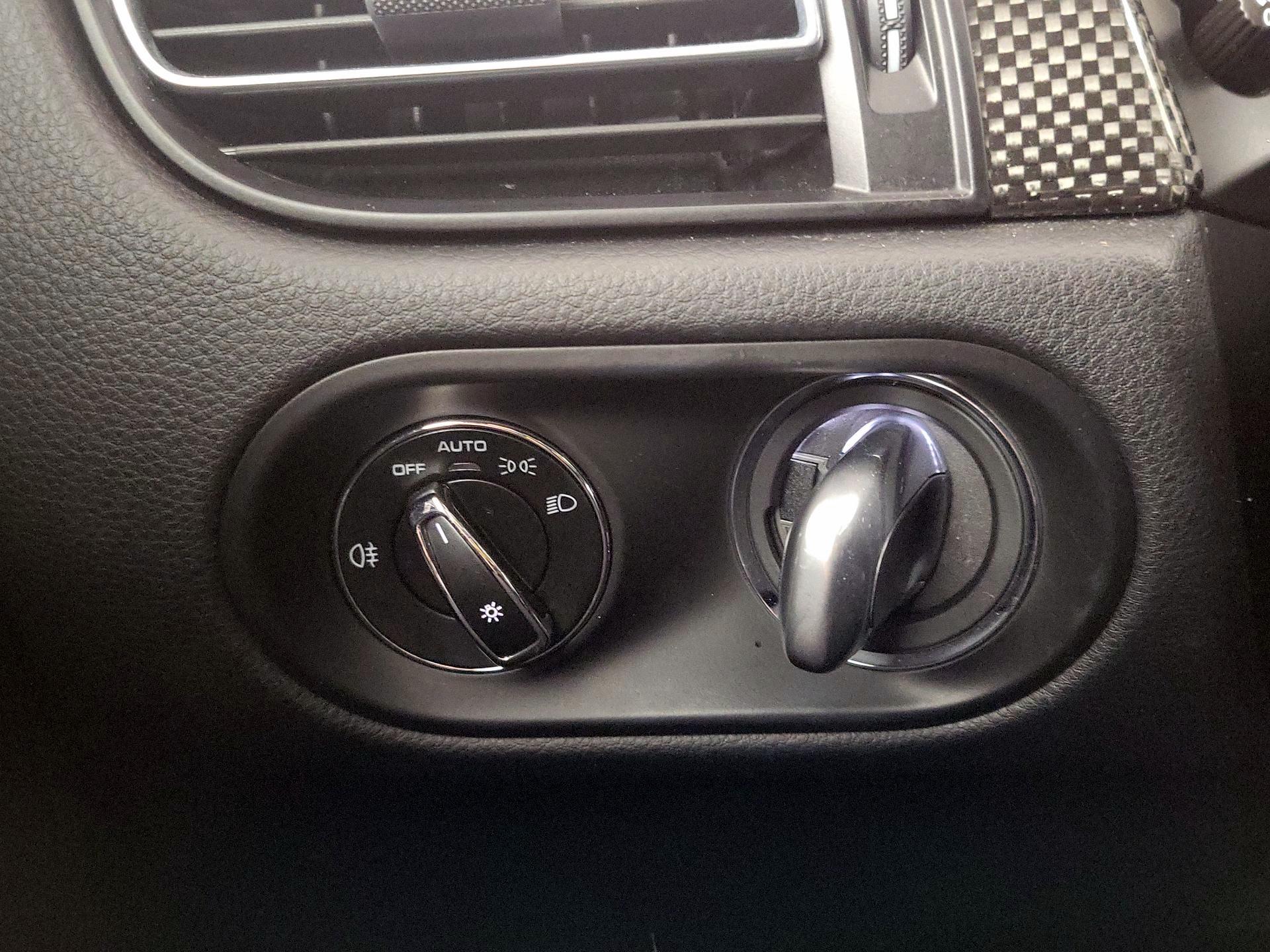 Thumbnail: 2022 Porsche Macan - 13