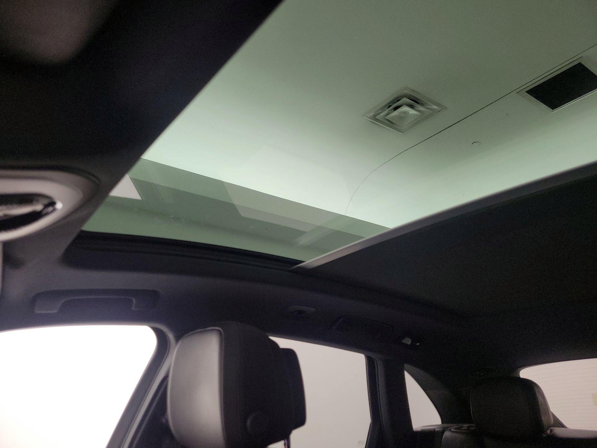 Thumbnail: 2022 Porsche Macan - 20