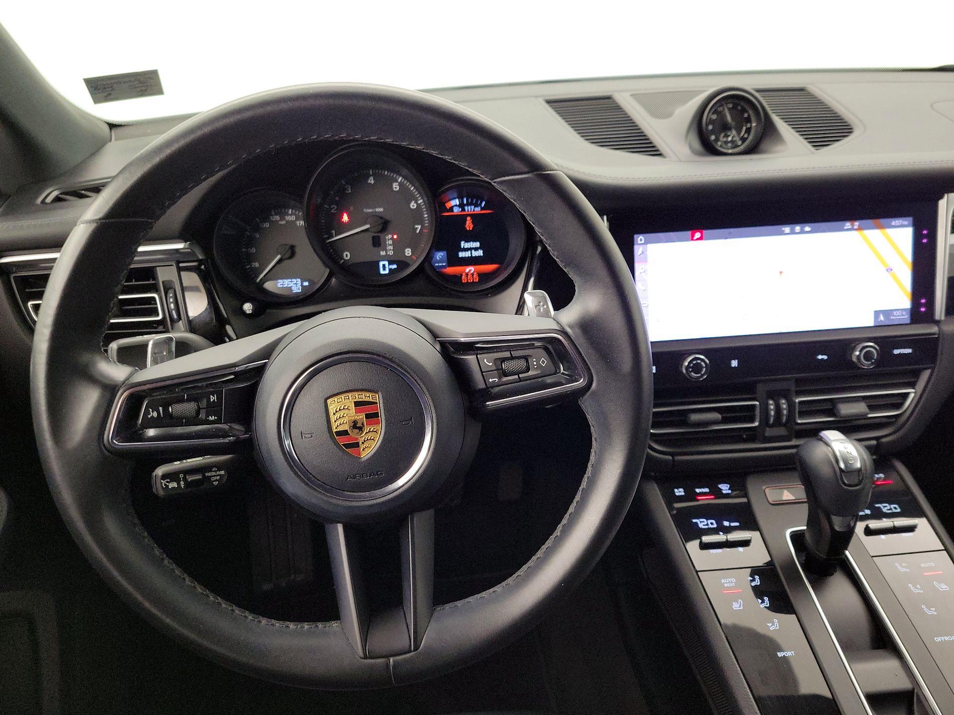 Thumbnail: 2022 Porsche Macan - 10