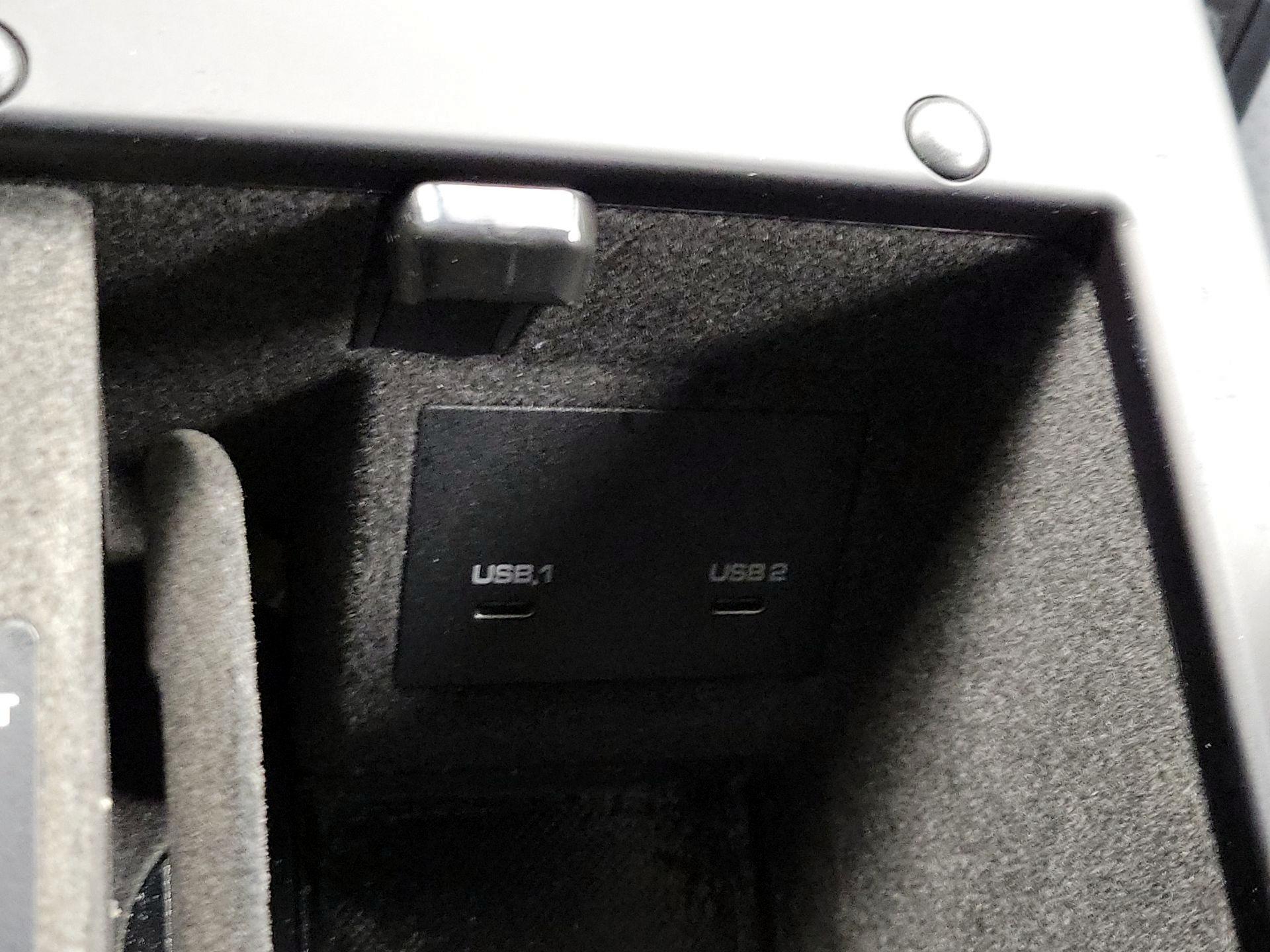 Thumbnail: 2022 Porsche Macan - 19