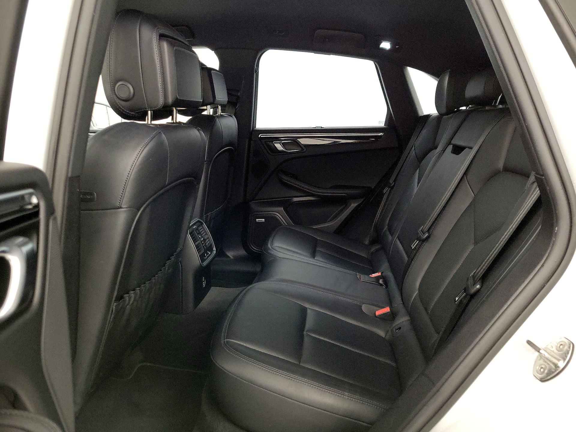 Thumbnail: 2022 Porsche Macan - 20