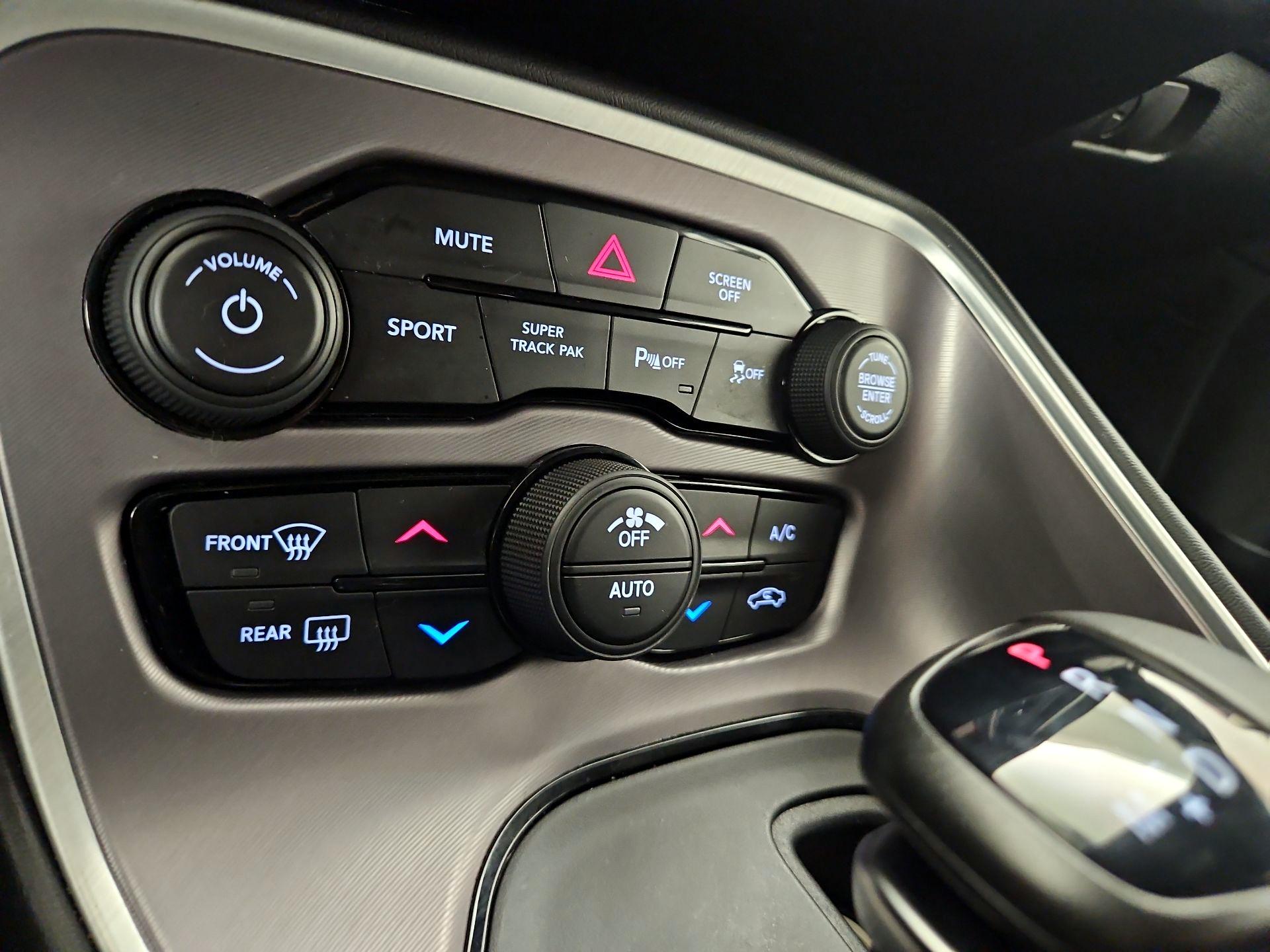 Thumbnail: 2022 Dodge Challenger - 17