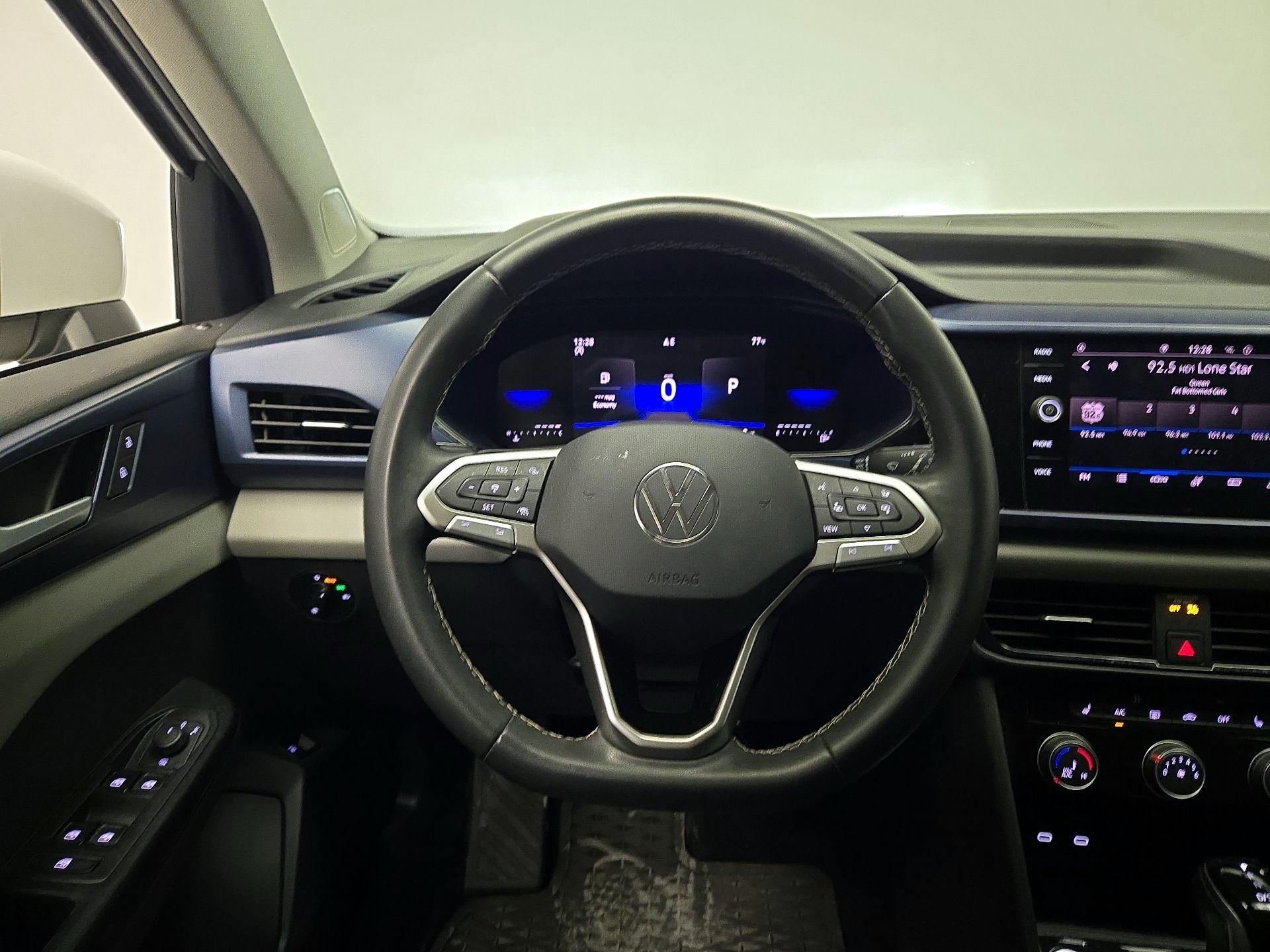 Thumbnail: 2023 Volkswagen Taos - 10