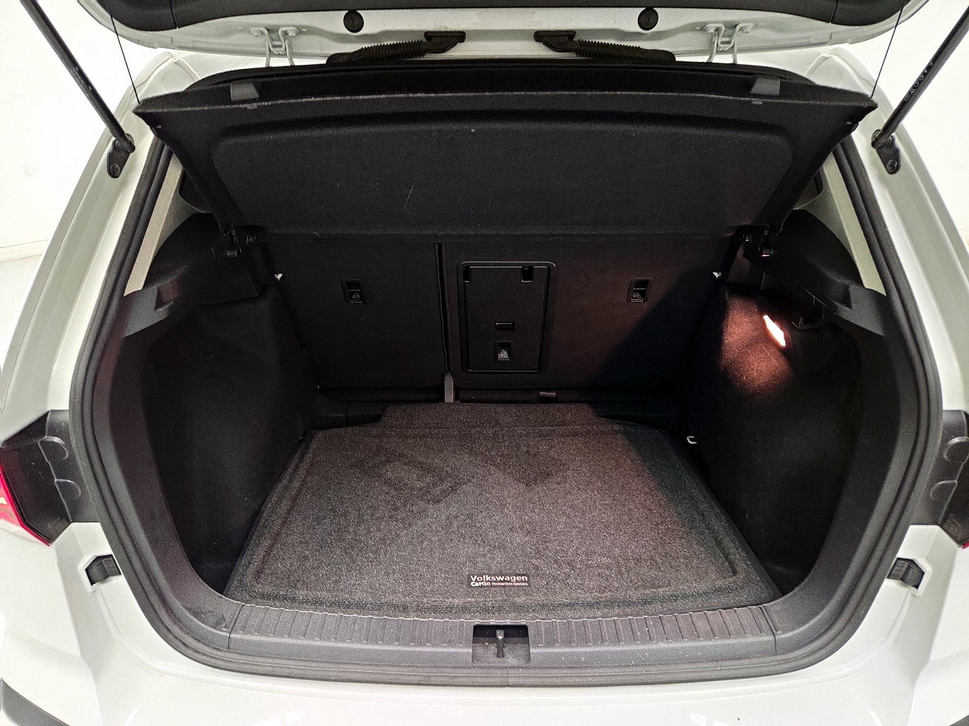 Thumbnail: 2023 Volkswagen Taos - 20