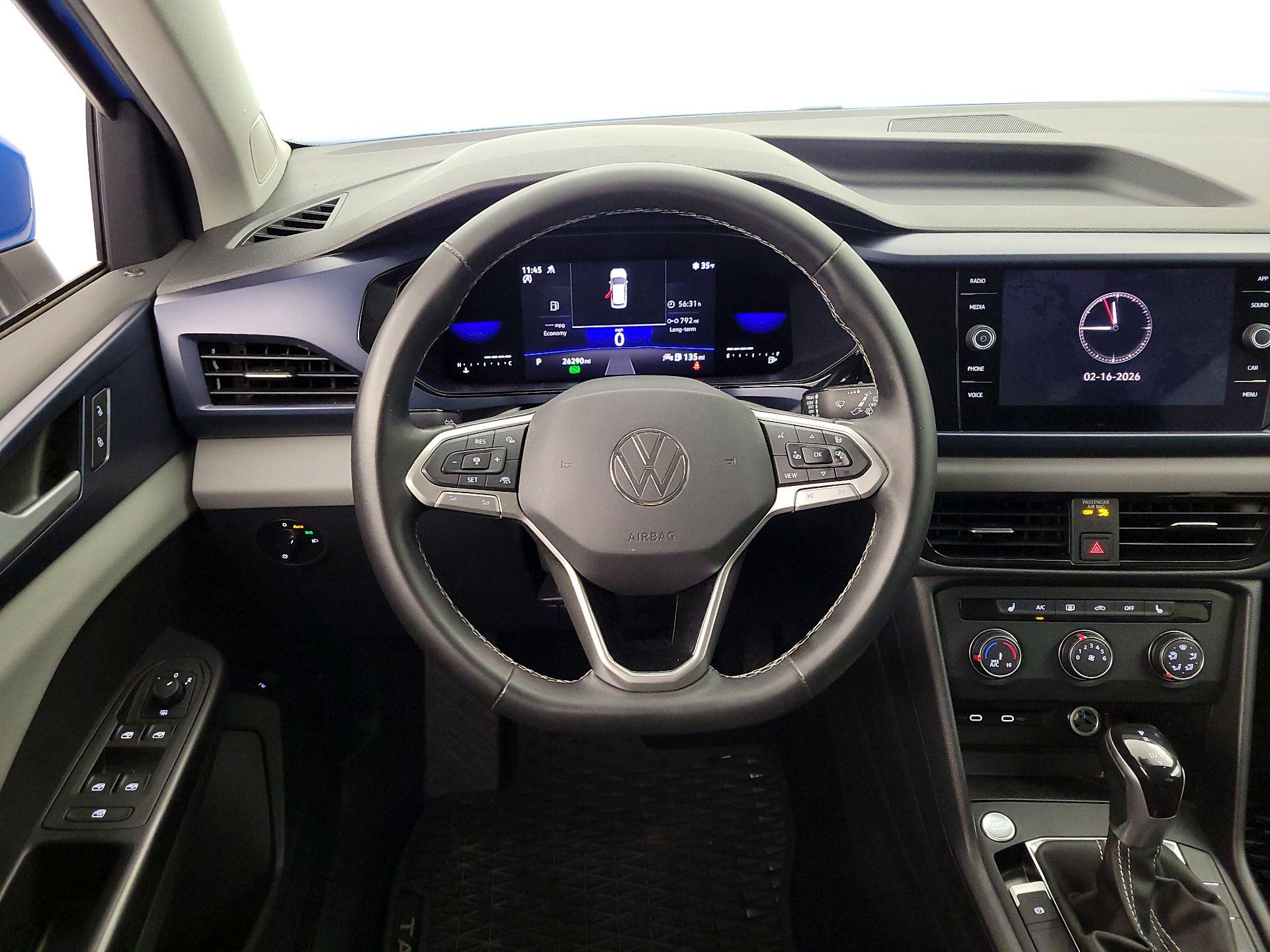 Thumbnail: 2022 Volkswagen Taos - 10