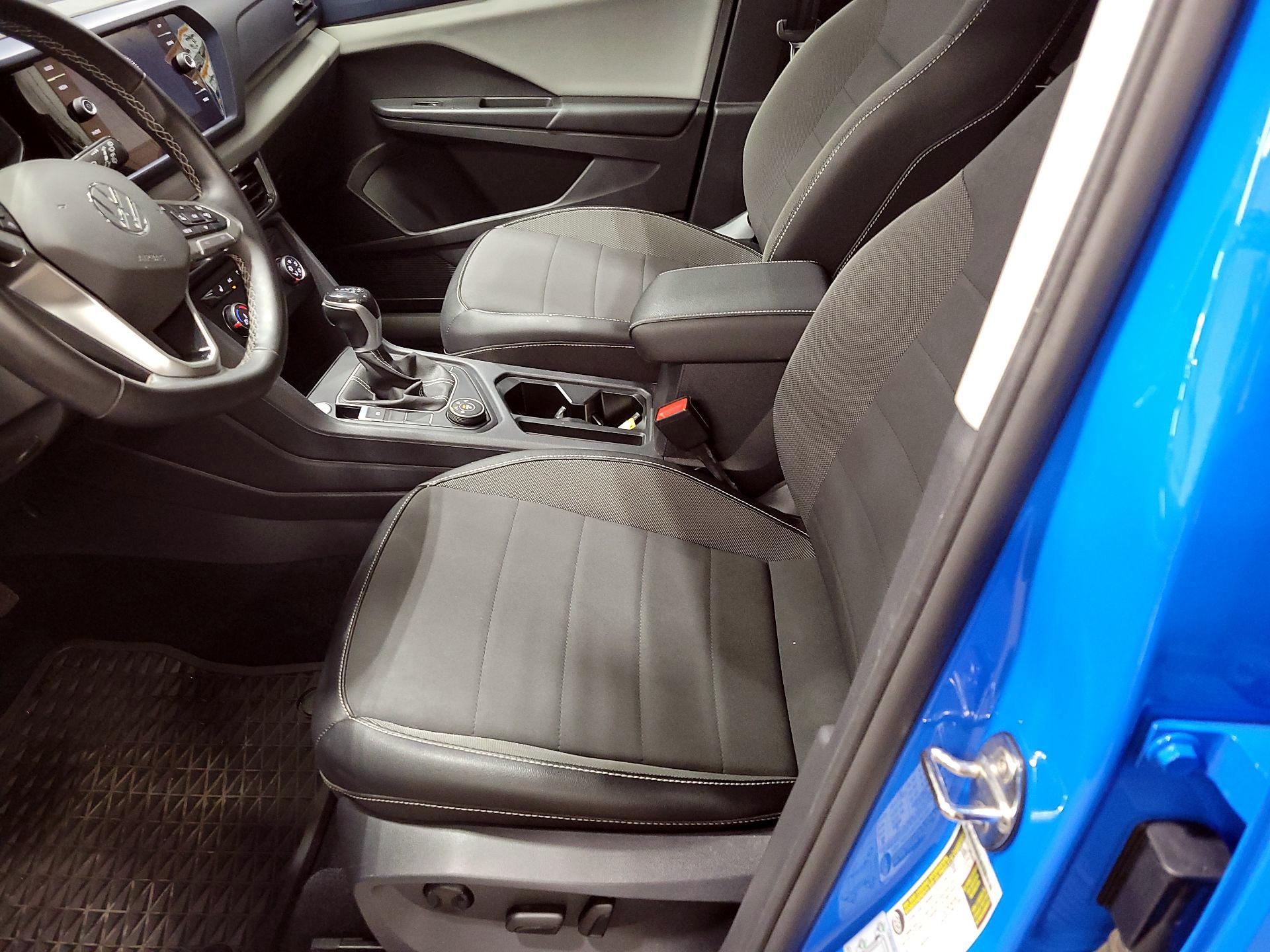 Thumbnail: 2022 Volkswagen Taos - 11