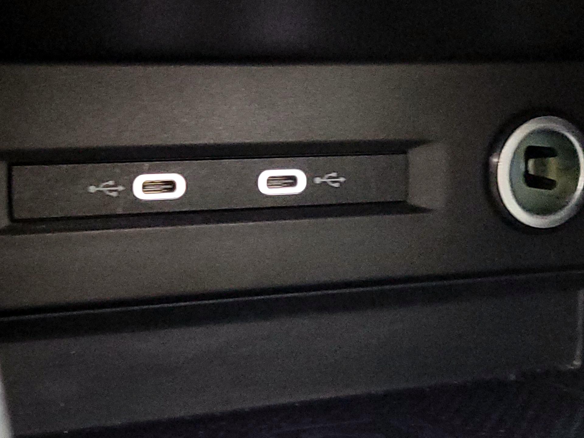 Thumbnail: 2022 Volkswagen Taos - 17