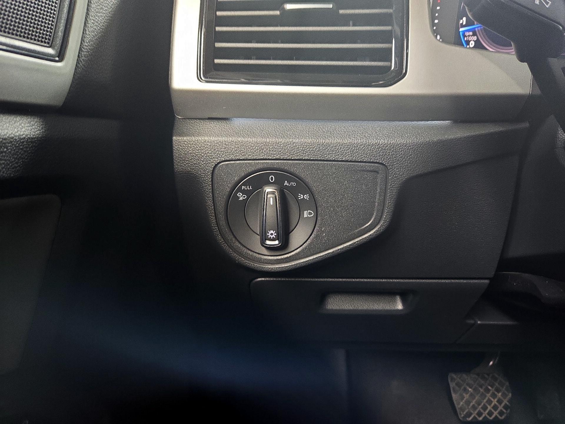 Thumbnail: 2022 Volkswagen Atlas - 13