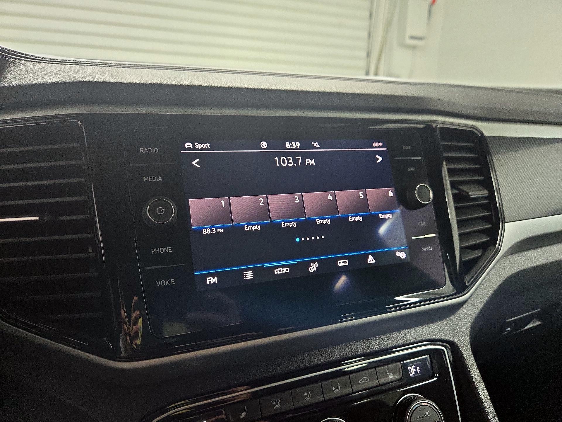 Thumbnail: 2022 Volkswagen Atlas - 15