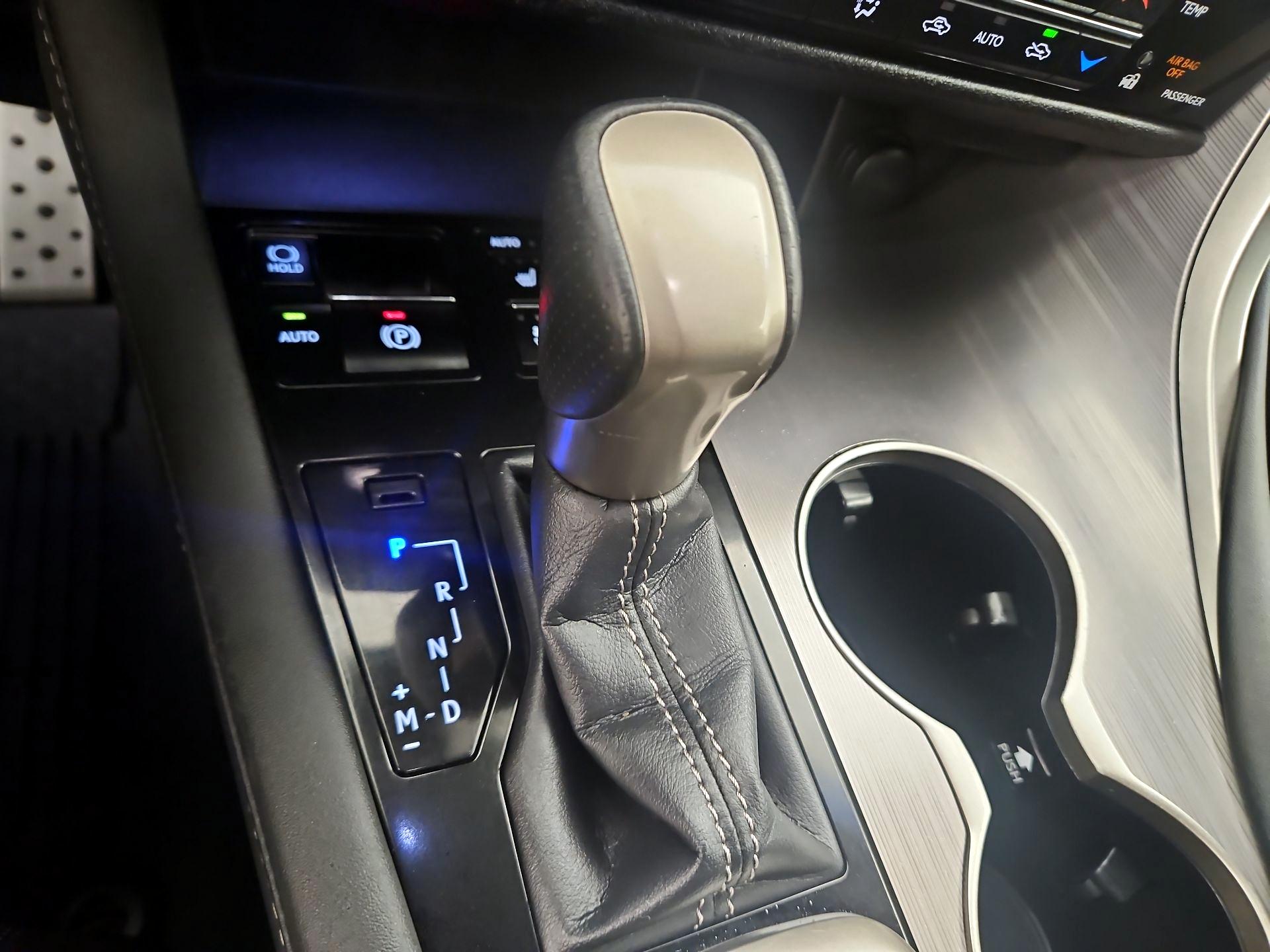 Thumbnail: 2017 Lexus RX - 18