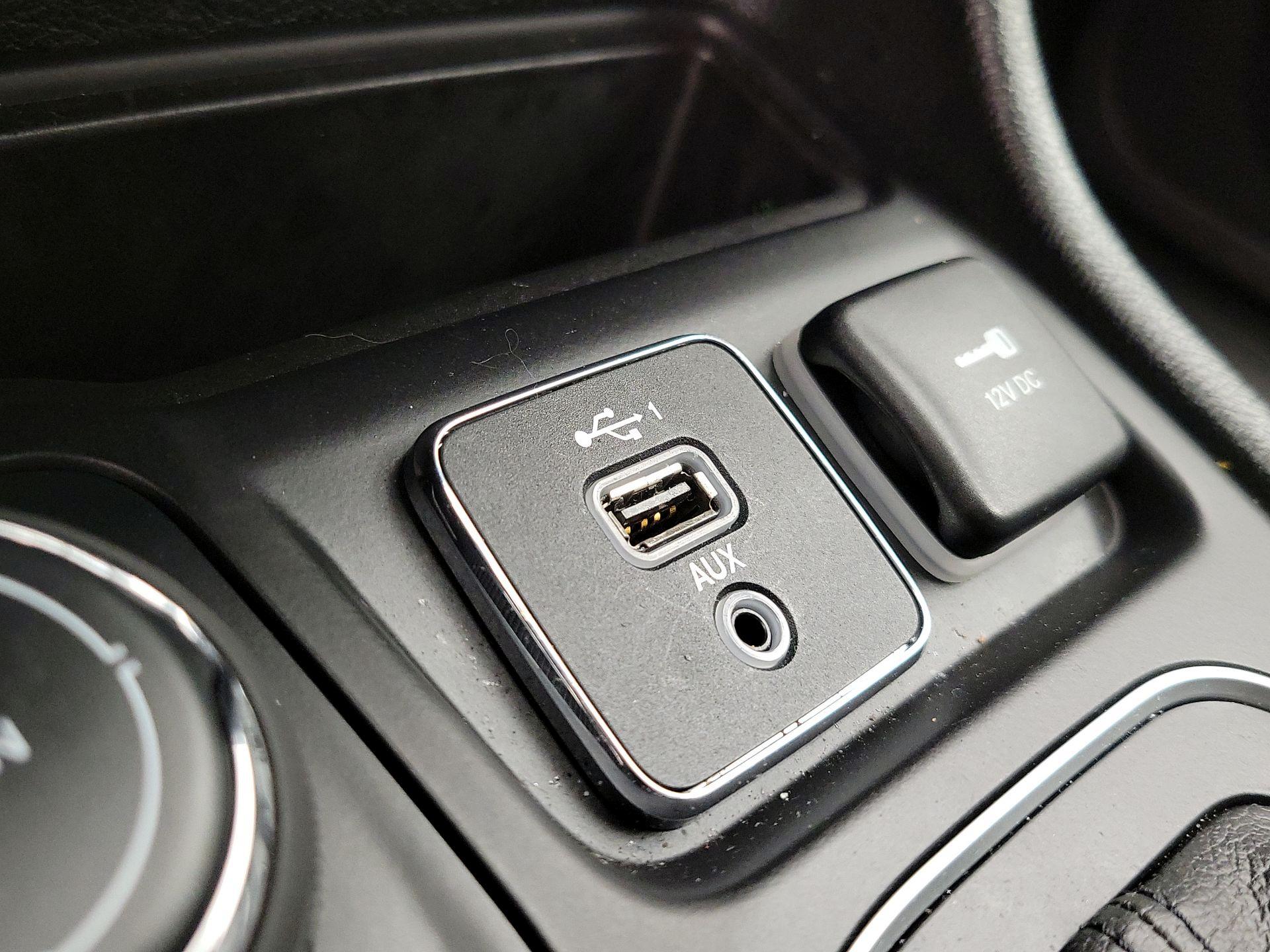 Thumbnail: 2022 Jeep Cherokee - 18