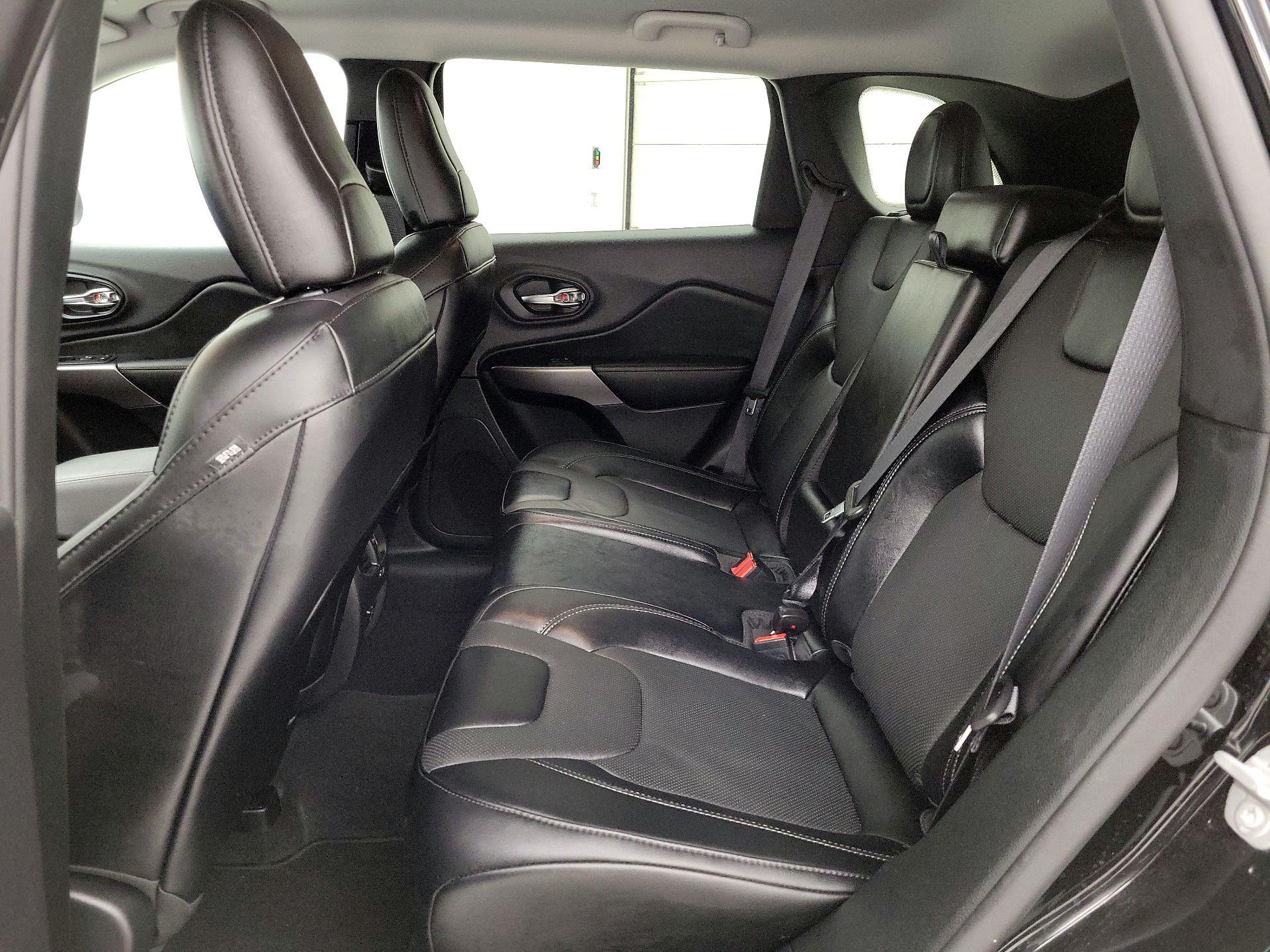 Thumbnail: 2022 Jeep Cherokee - 19