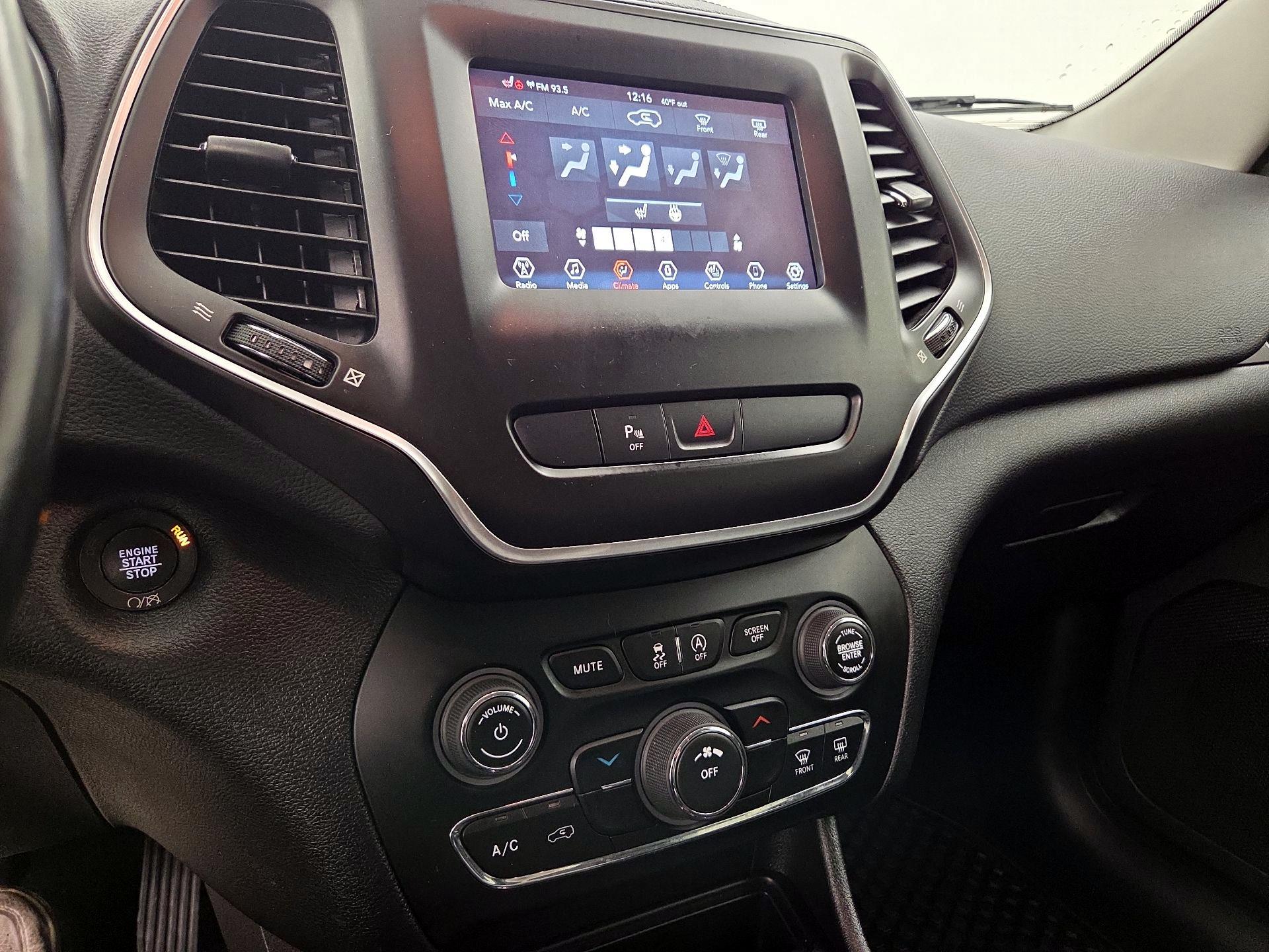 Thumbnail: 2020 Jeep Cherokee - 16