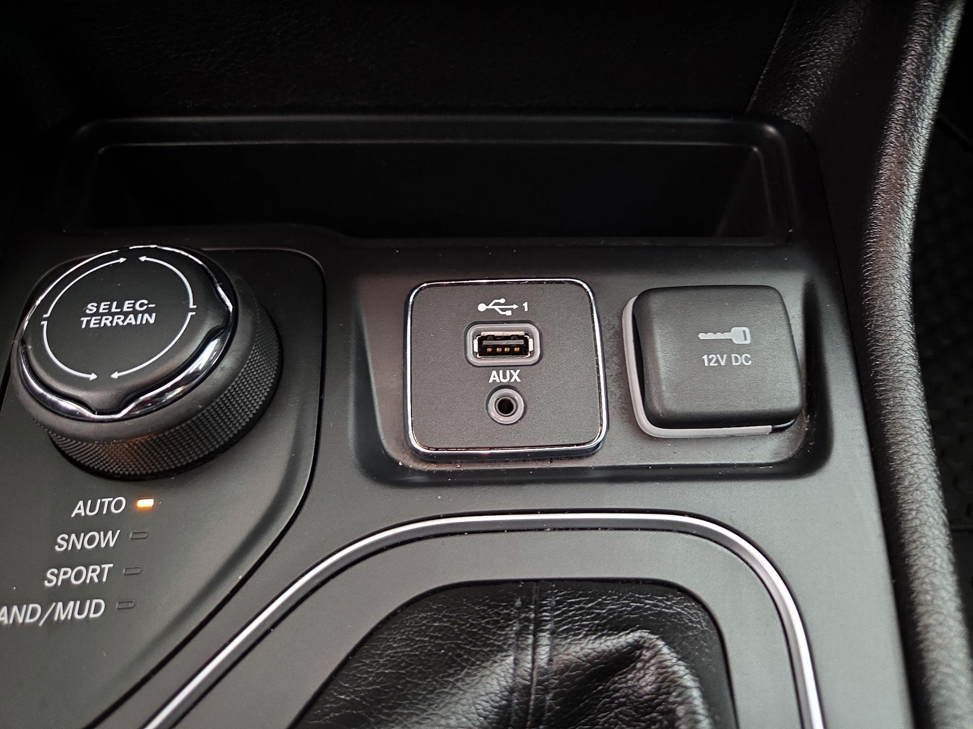 Thumbnail: 2020 Jeep Cherokee - 18