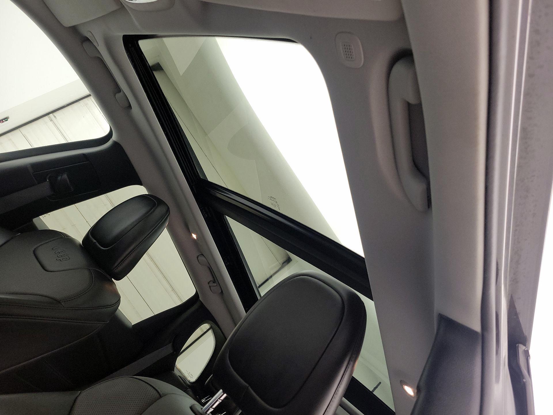 Thumbnail: 2022 Jeep Cherokee - 19