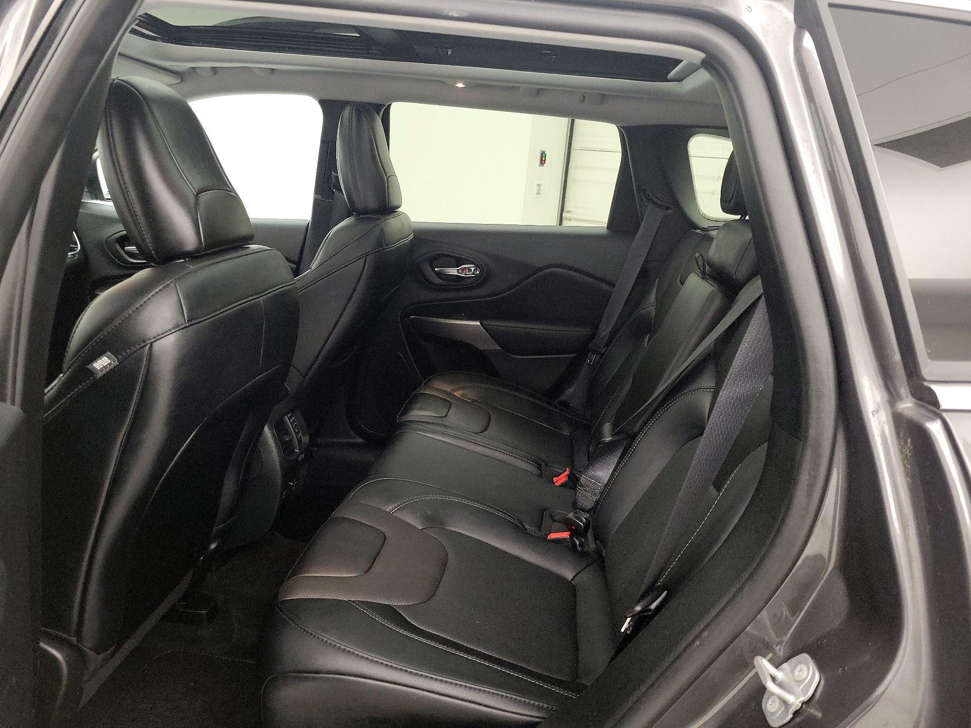 Thumbnail: 2022 Jeep Cherokee - 20