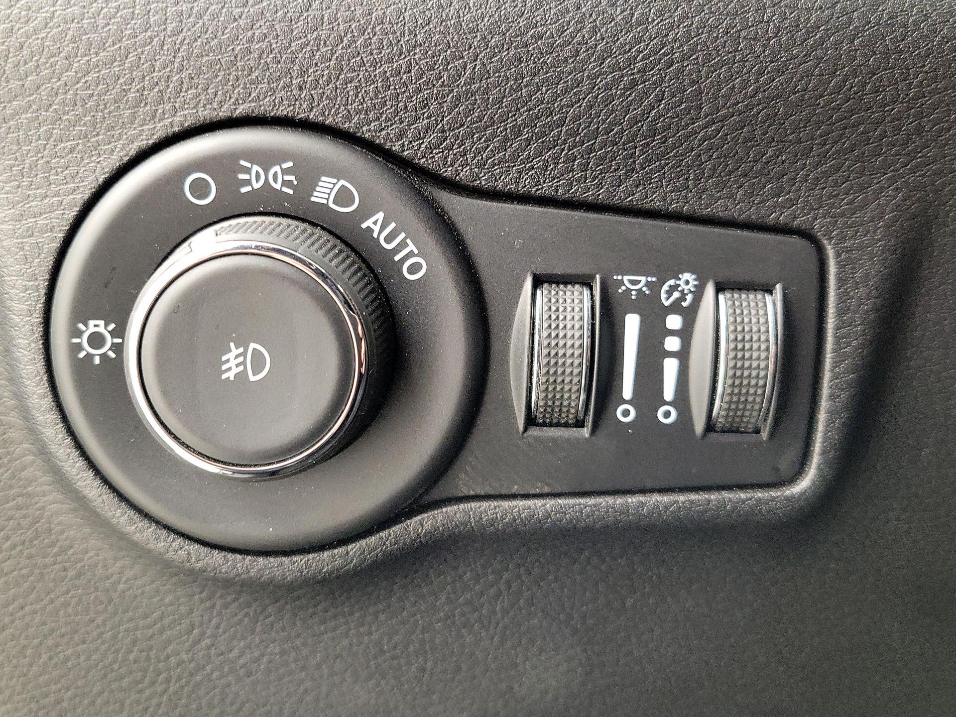 Thumbnail: 2022 Jeep Compass - 13