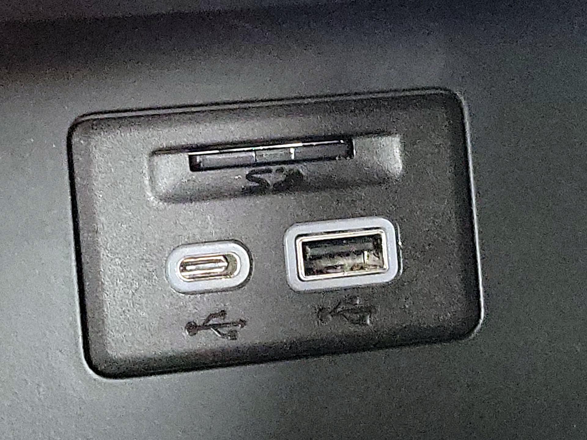 Thumbnail: 2023 GMC Acadia - 19