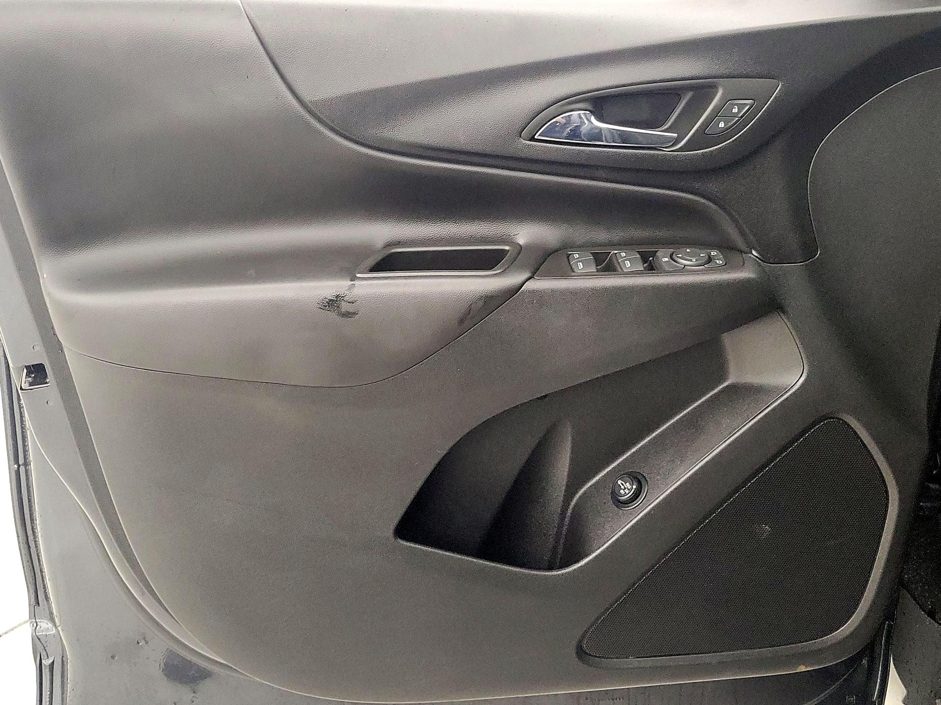 Thumbnail: 2022 Chevrolet Equinox - 12