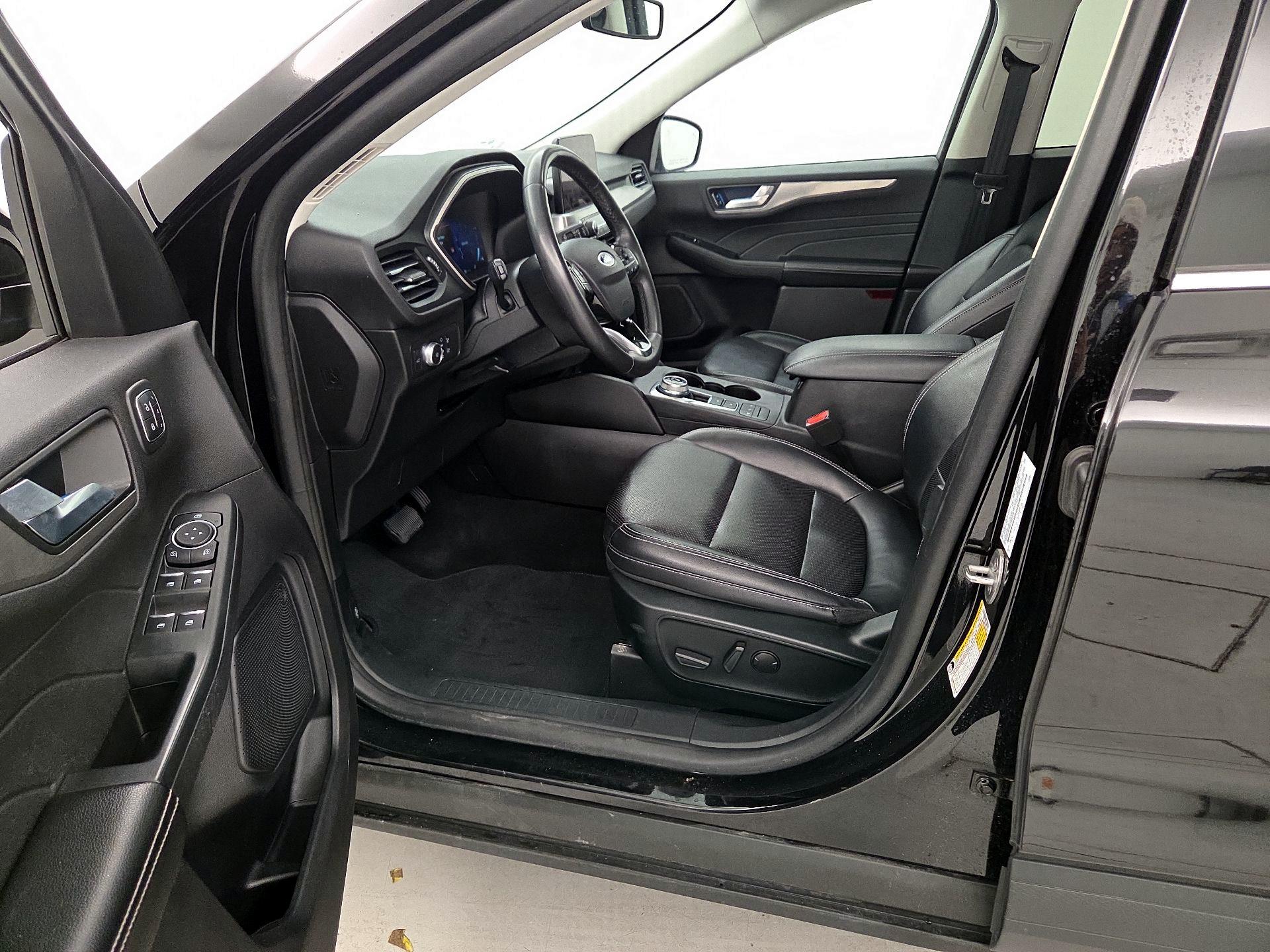 Thumbnail: 2022 Ford Escape - 11