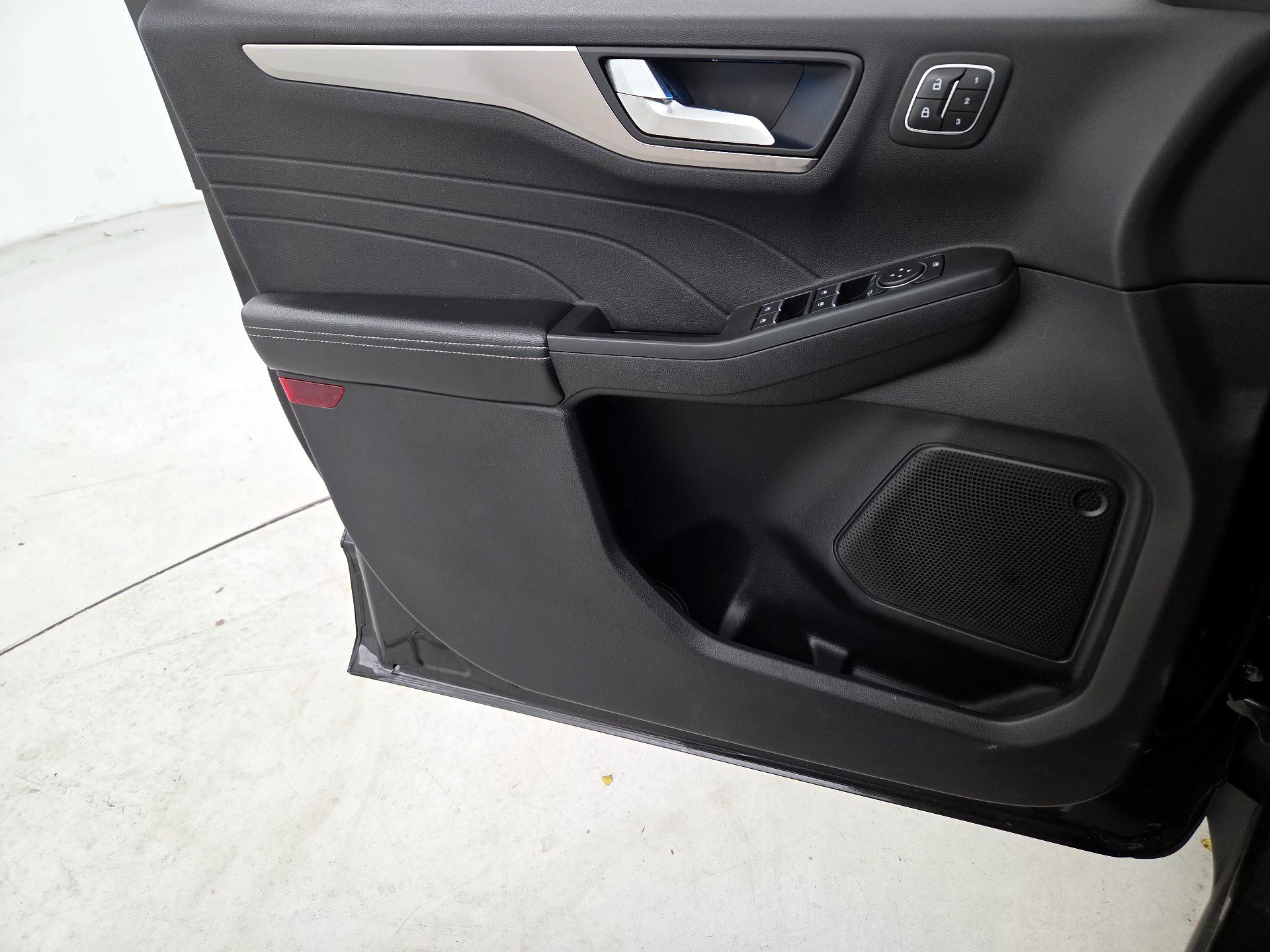 Thumbnail: 2022 Ford Escape - 12