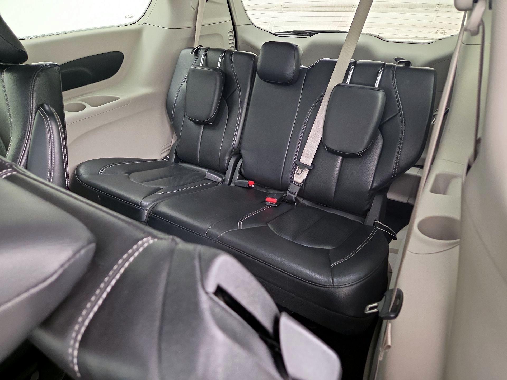 Thumbnail: 2022 Chrysler Pacifica - 20