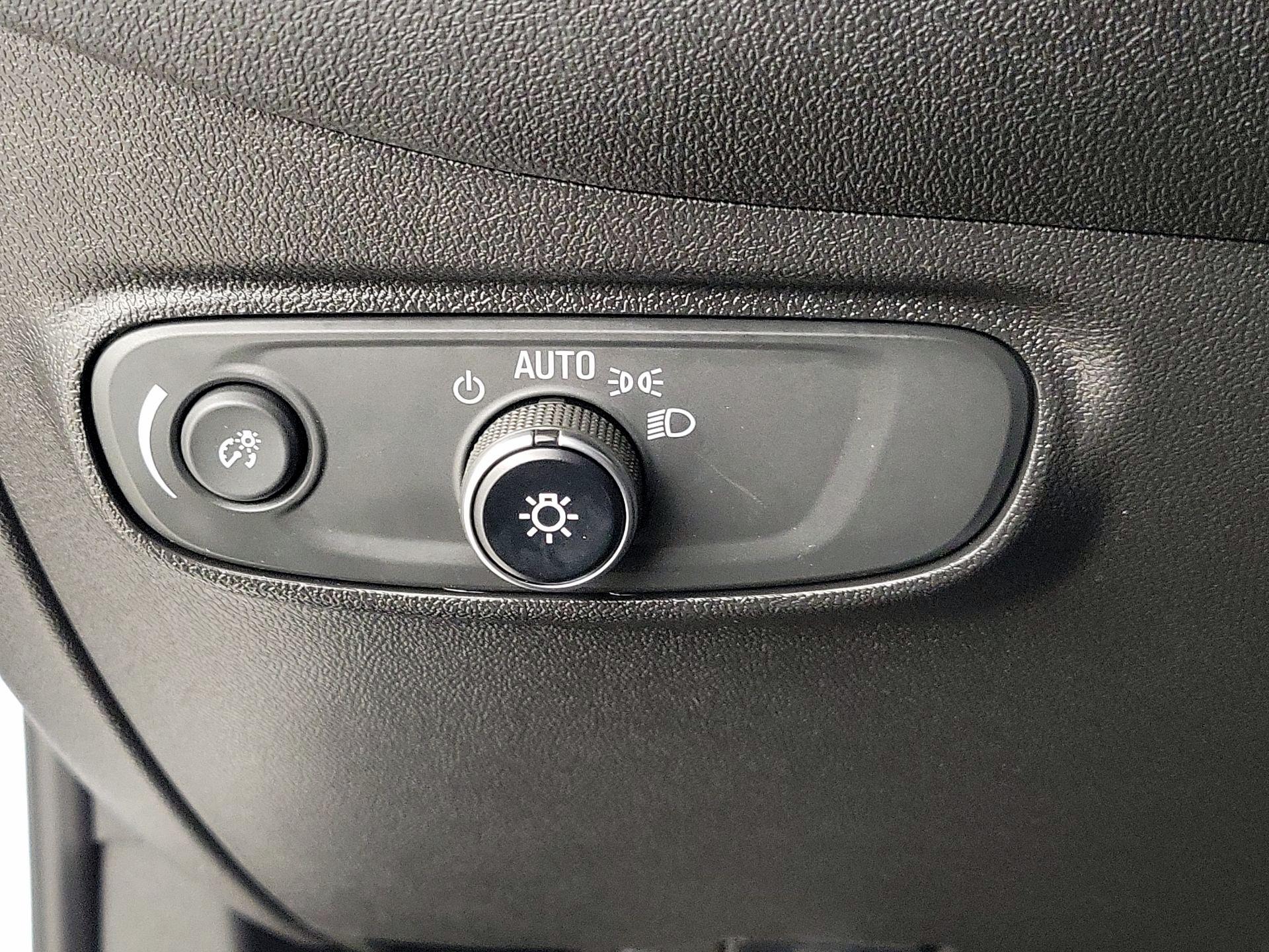 Thumbnail: 2022 Chevrolet Equinox - 13