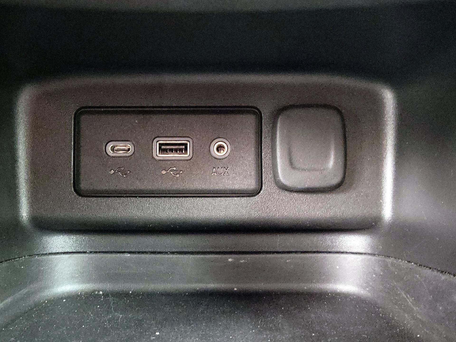 Thumbnail: 2022 Chevrolet Equinox - 18