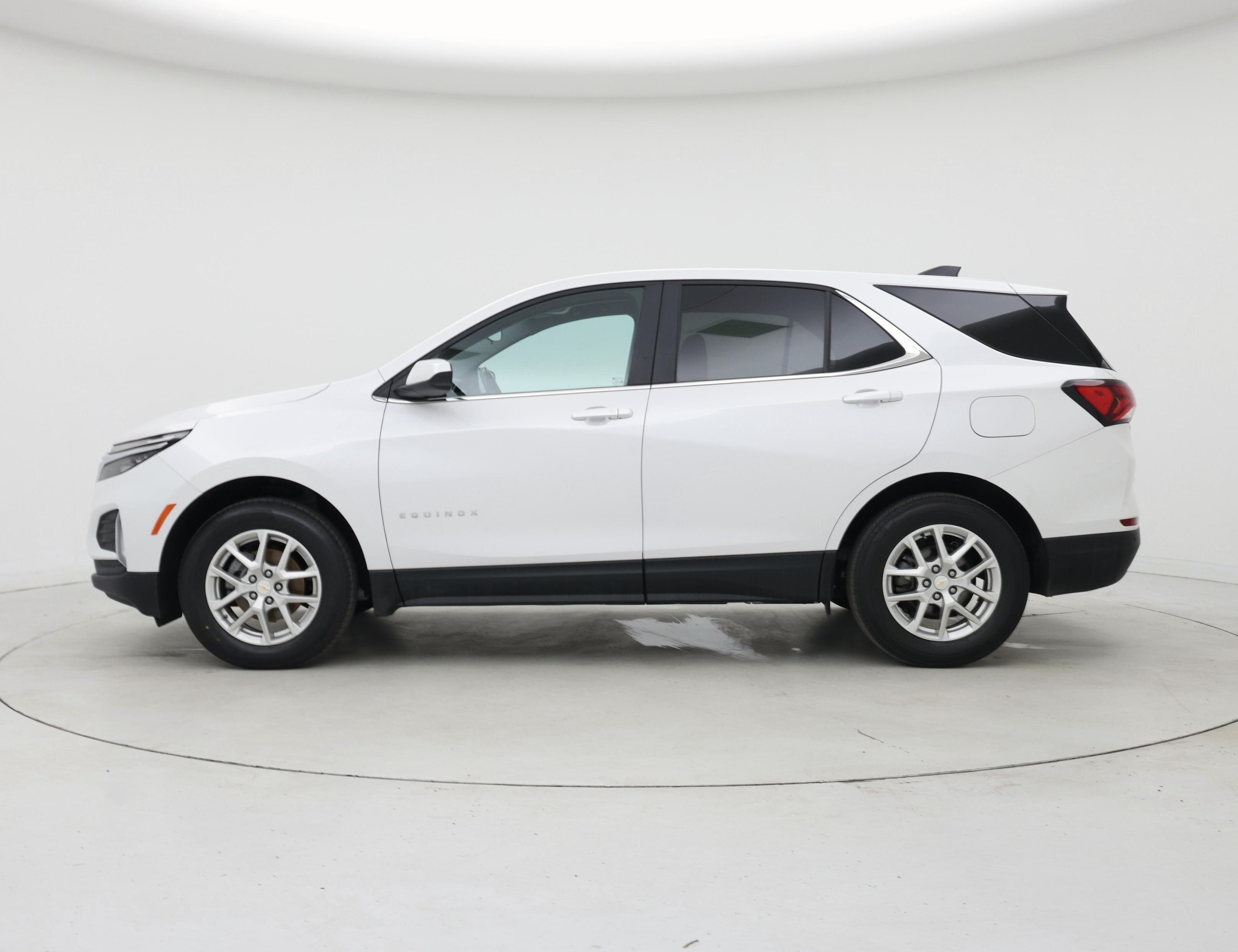 Thumbnail: 2022 Chevrolet Equinox - 3