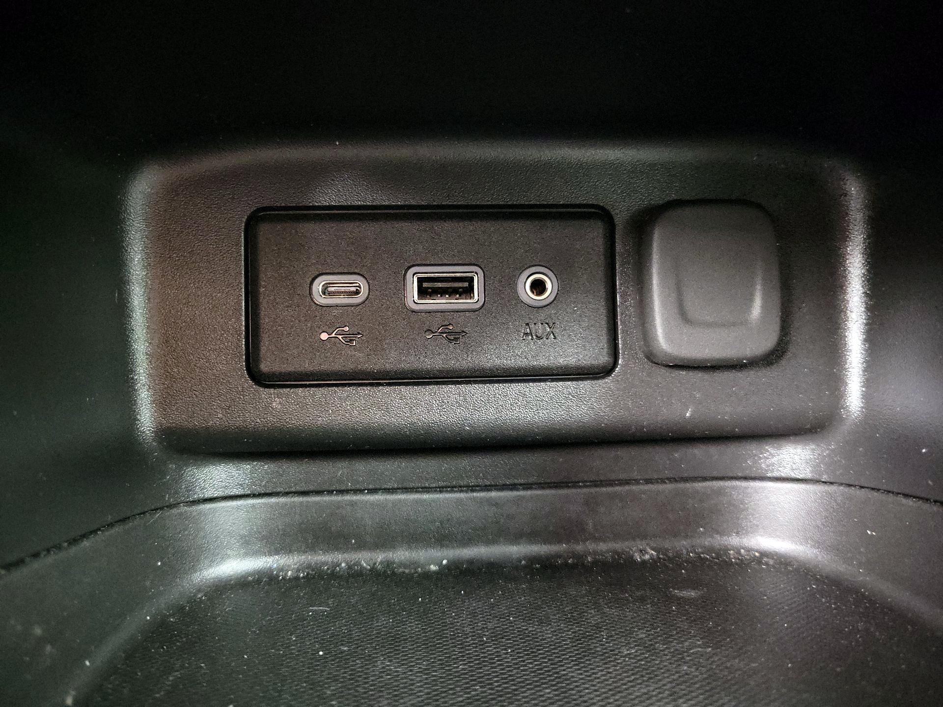 Thumbnail: 2023 Chevrolet Equinox - 18