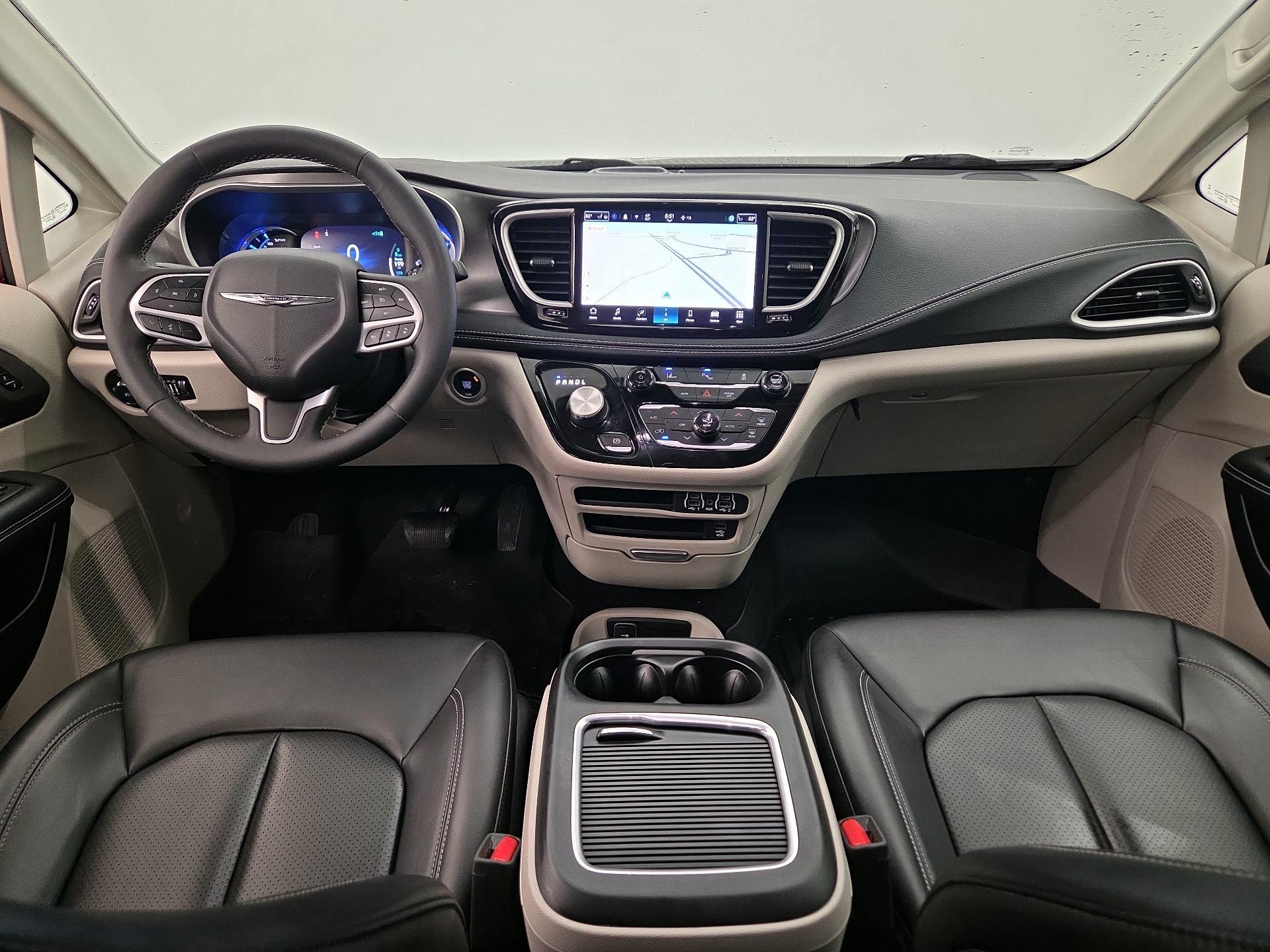 Thumbnail: 2023 Chrysler Pacifica - 9