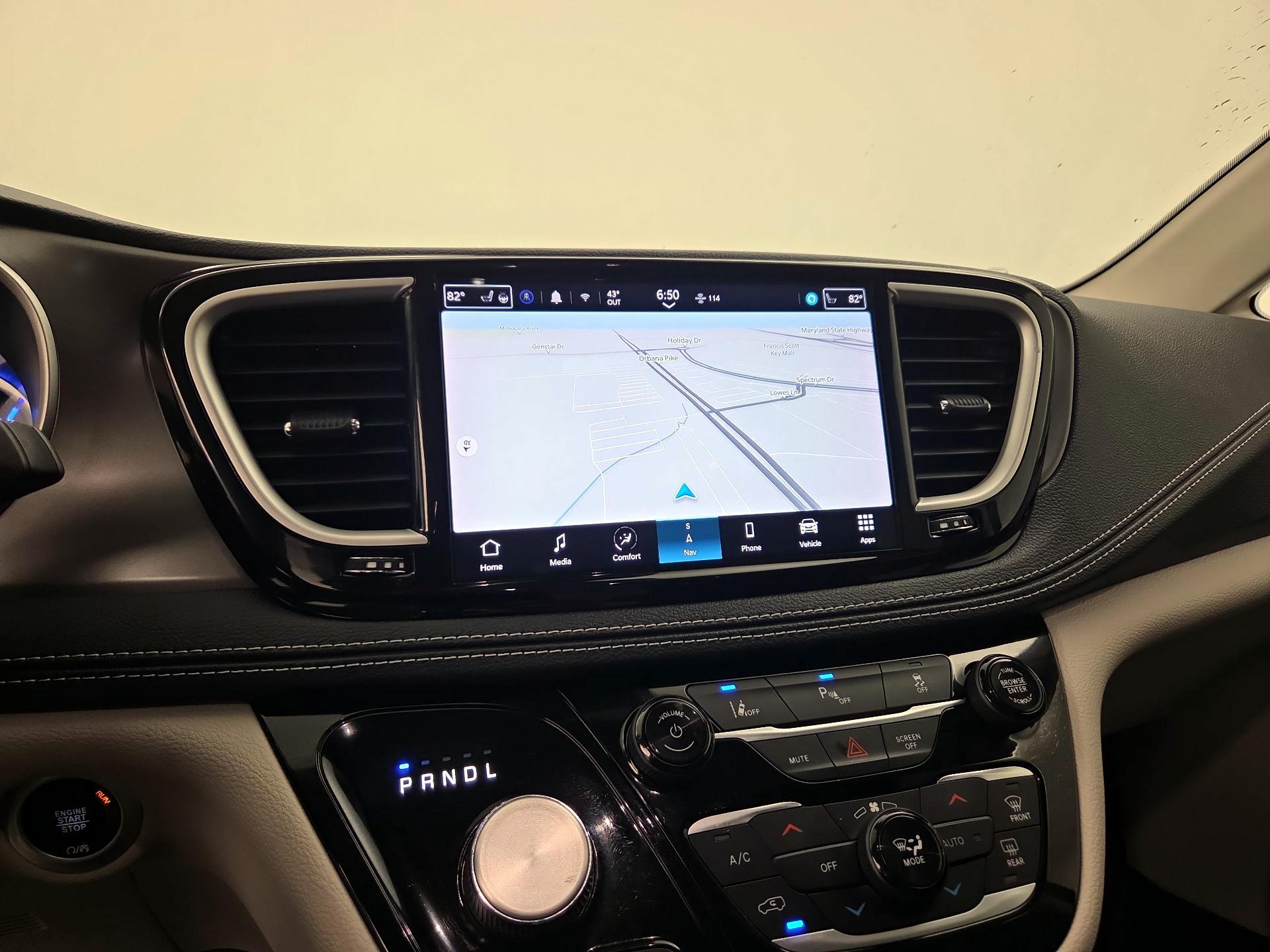 Thumbnail: 2023 Chrysler Pacifica - 14