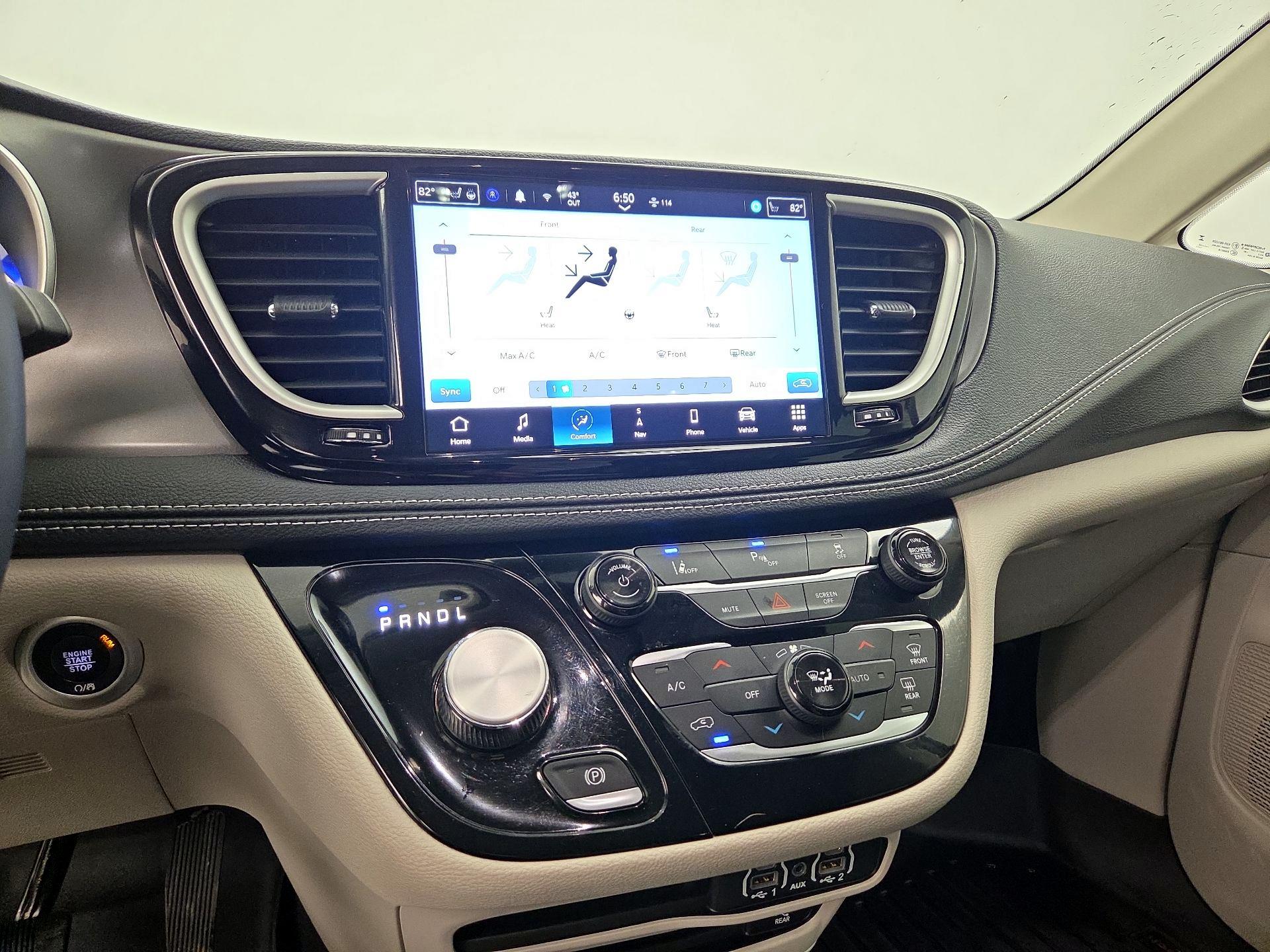 Thumbnail: 2023 Chrysler Pacifica - 17