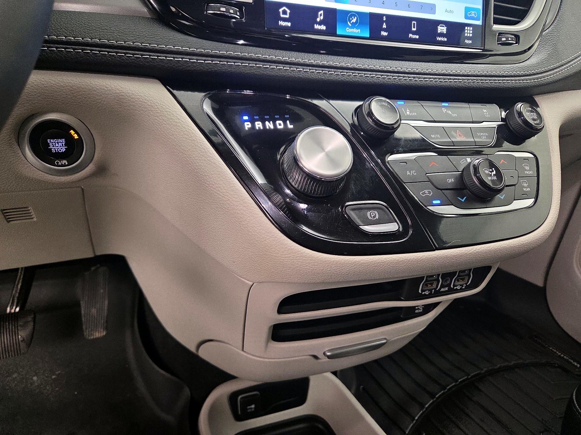 Thumbnail: 2023 Chrysler Pacifica - 18