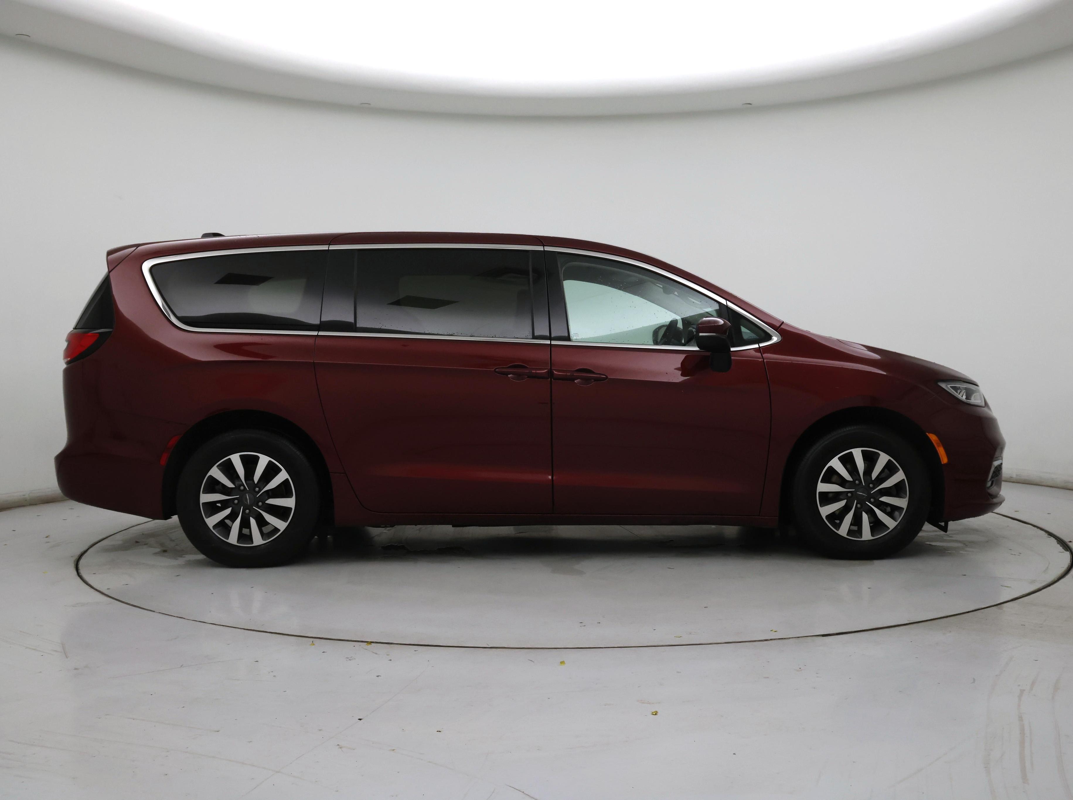 Thumbnail: 2023 Chrysler Pacifica - 7