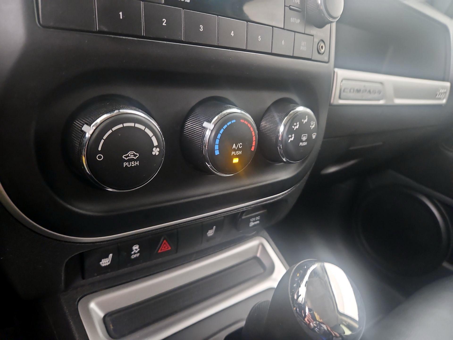 Thumbnail: 2016 Jeep Compass - 14