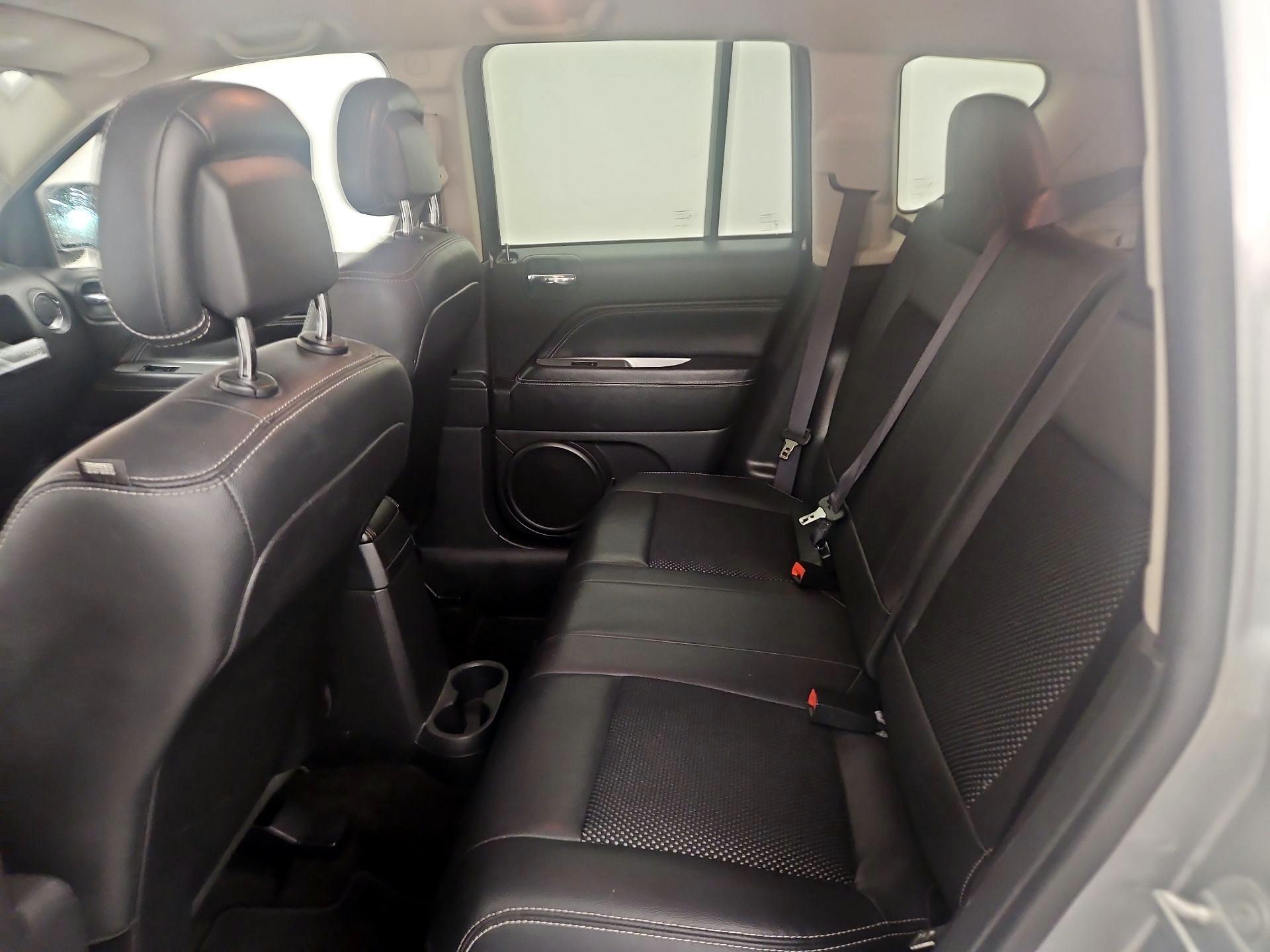 Thumbnail: 2016 Jeep Compass - 16