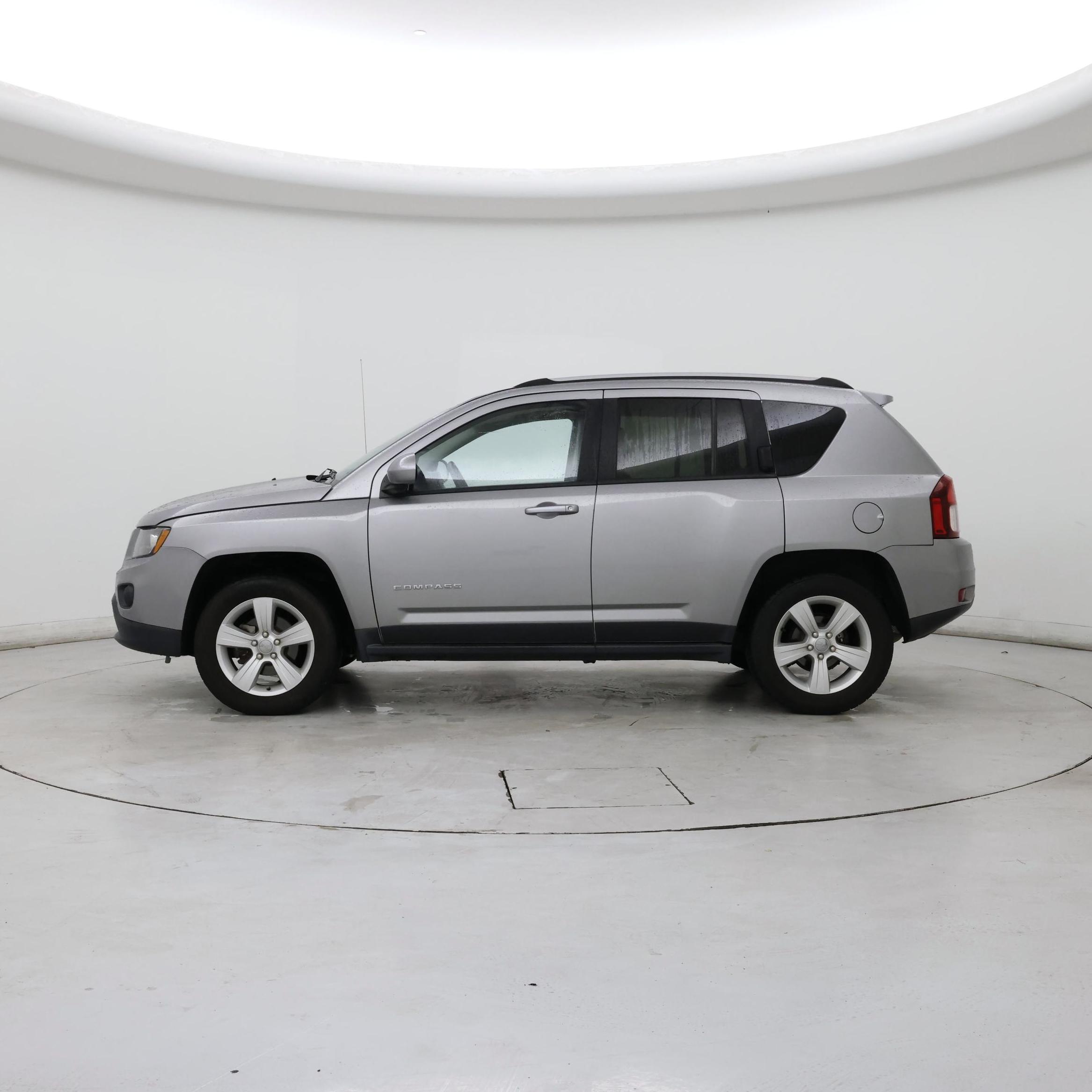 Thumbnail: 2016 Jeep Compass - 3