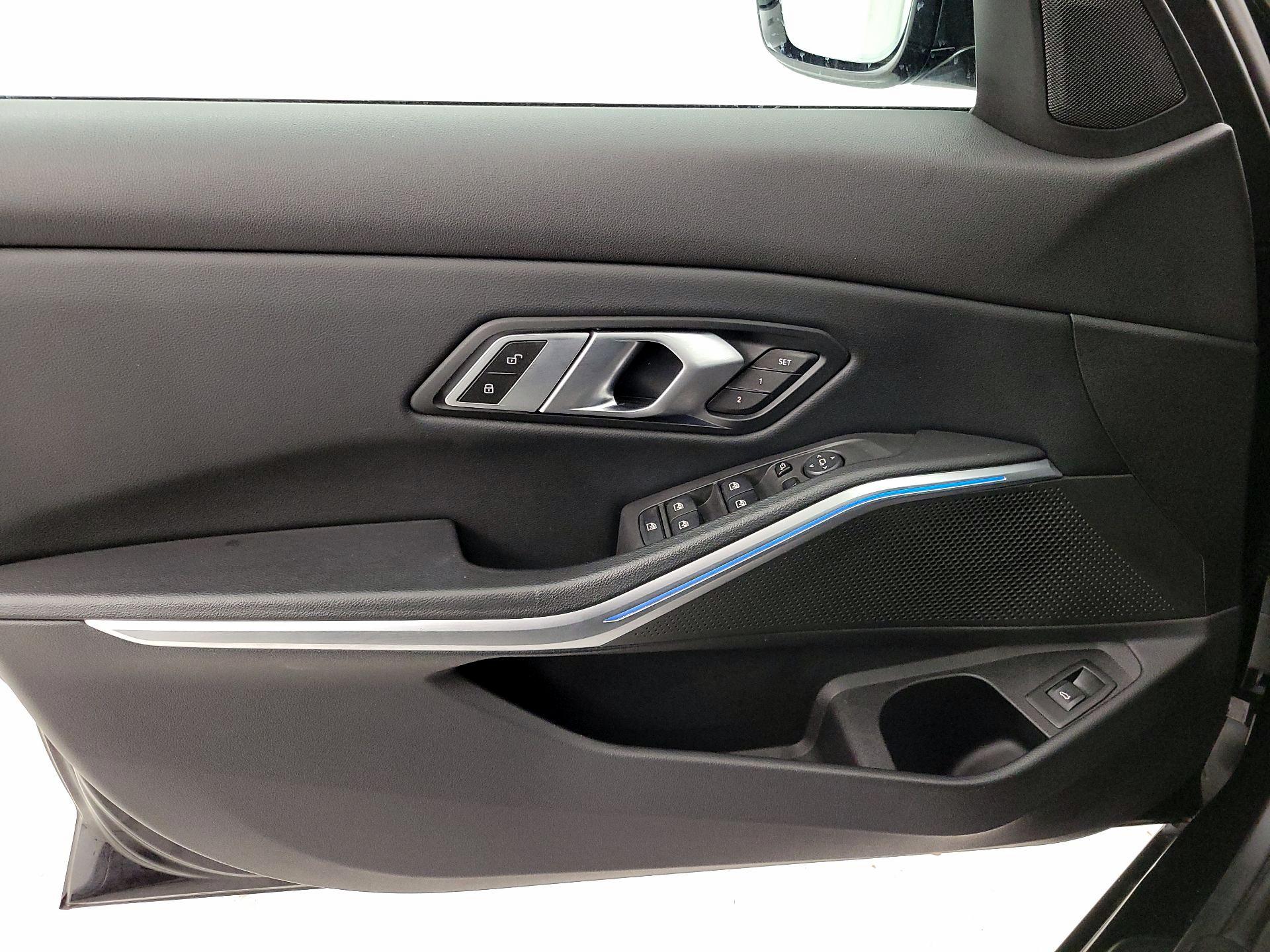 Thumbnail: 2023 BMW 3 Series - 12