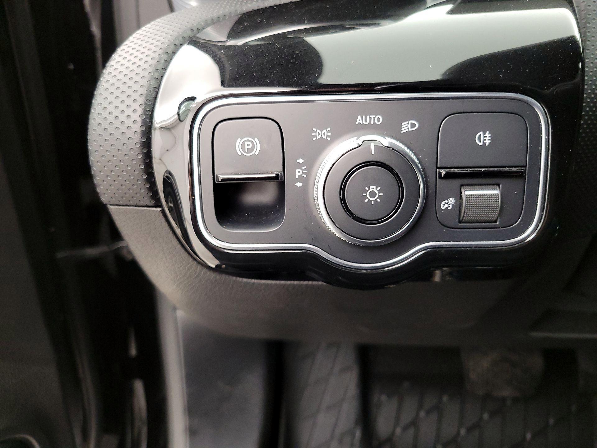 Thumbnail: 2020 Mercedes-Benz A-Class - 13