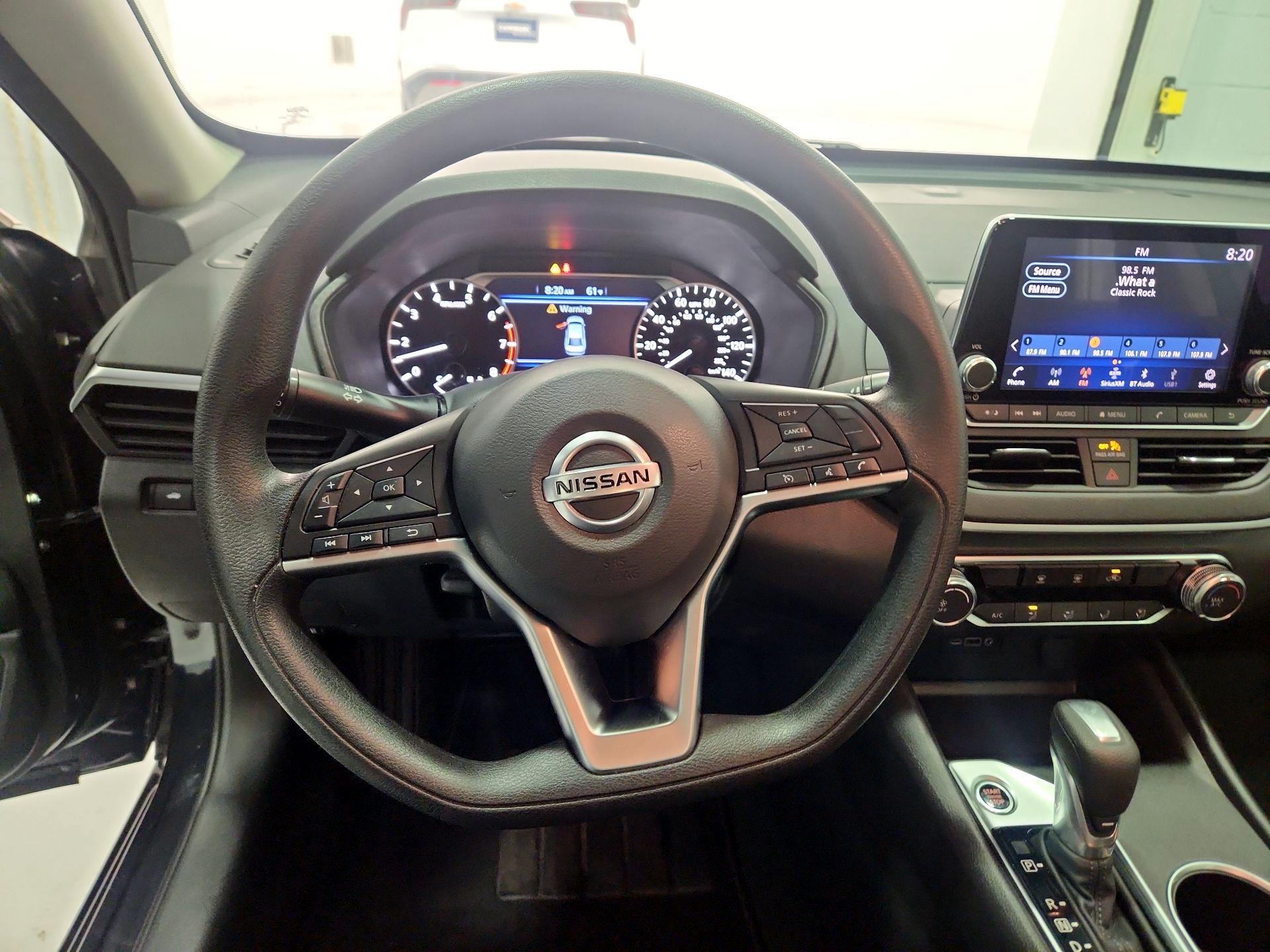 Thumbnail: 2022 Nissan Altima - 10