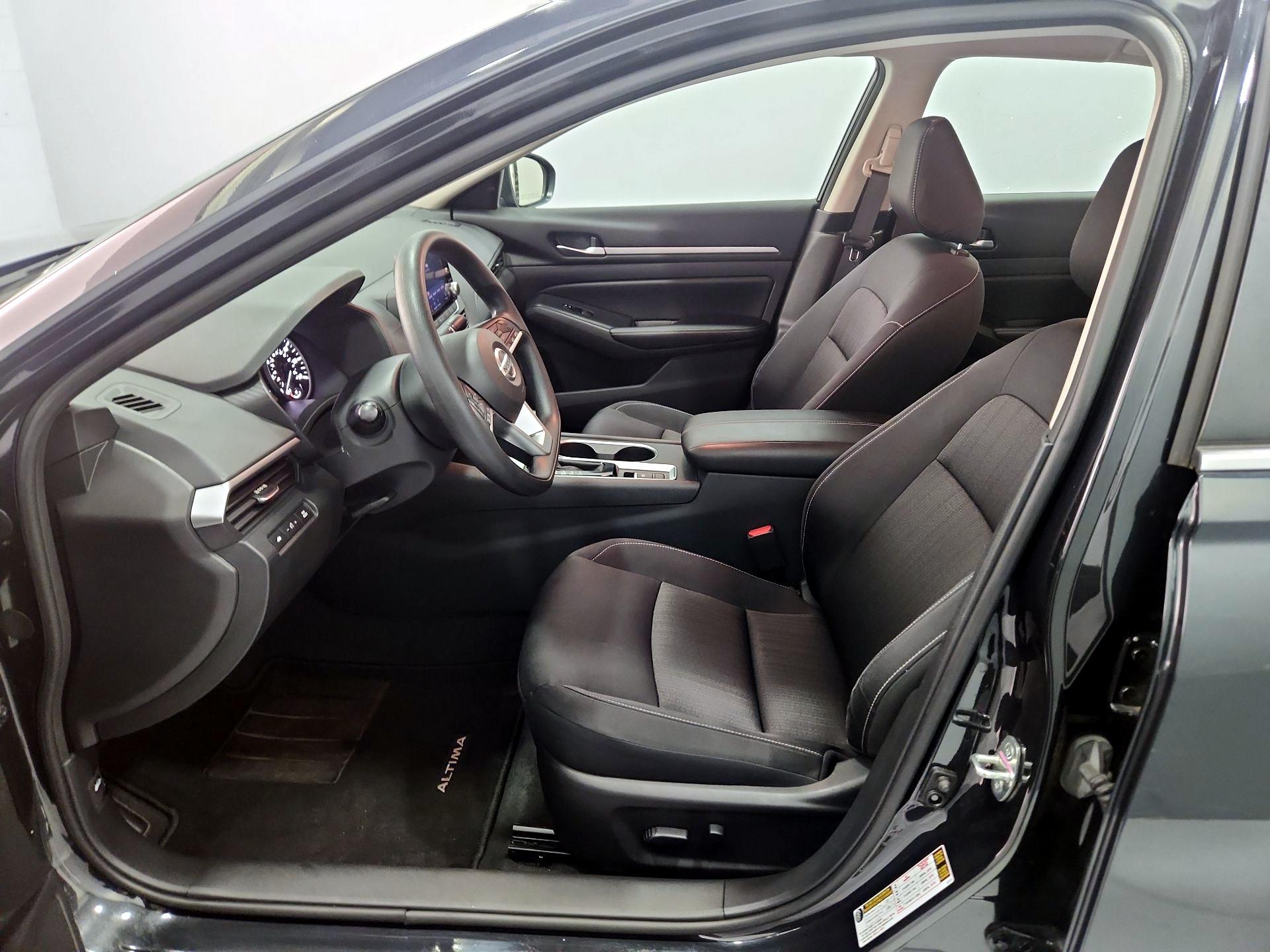 Thumbnail: 2022 Nissan Altima - 11