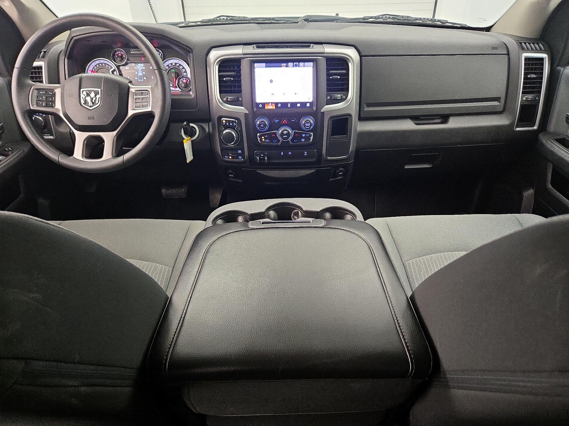 Thumbnail: 2022 RAM 1500 Classic - 9