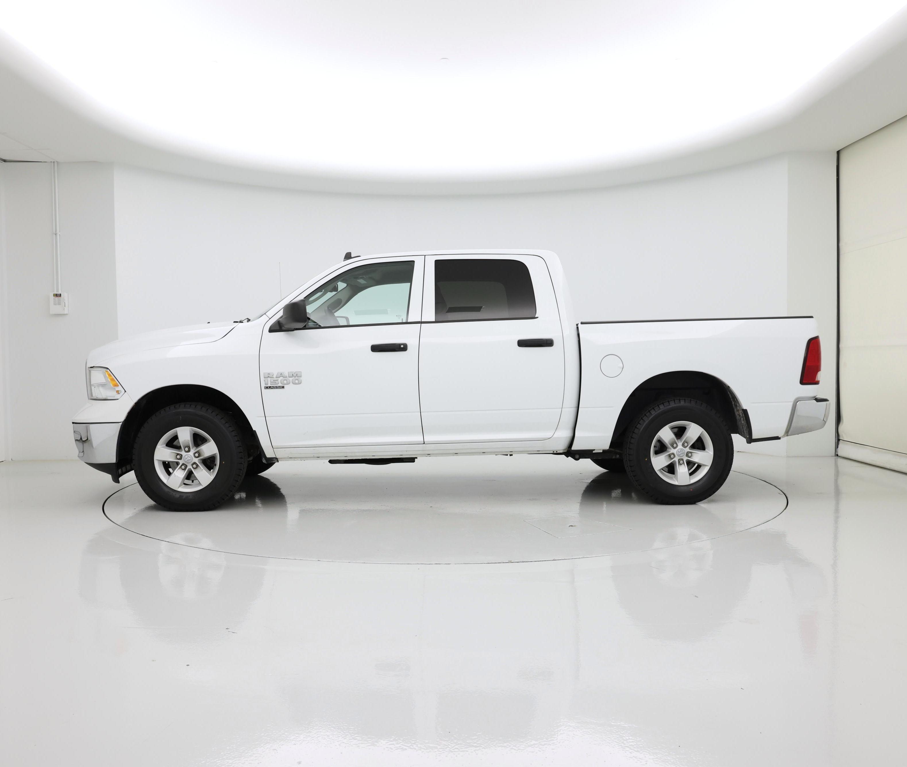 Thumbnail: 2022 RAM 1500 Classic - 3