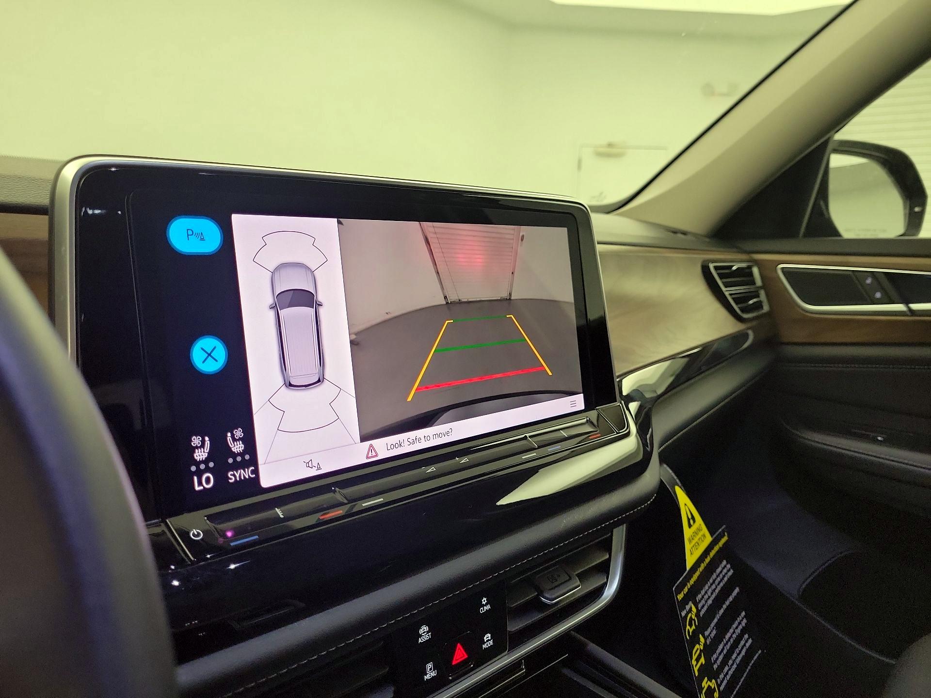 Thumbnail: 2025 Volkswagen Atlas - 12