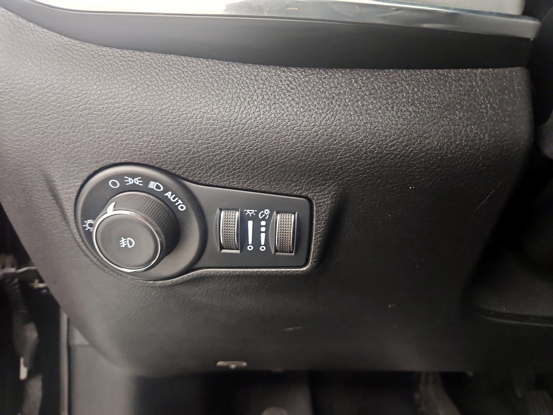 Thumbnail: 2022 Jeep Compass - 13