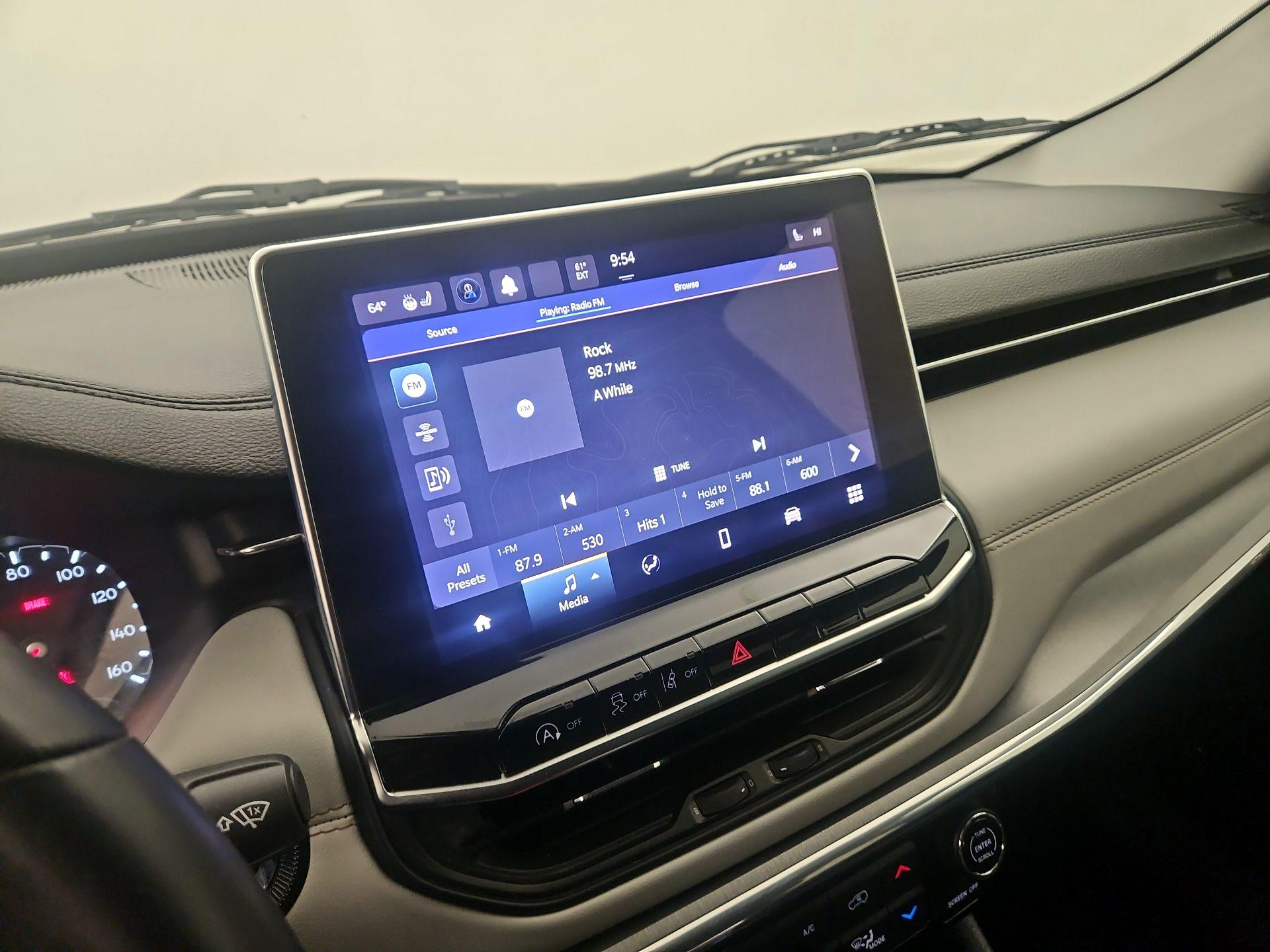 Thumbnail: 2022 Jeep Compass - 15