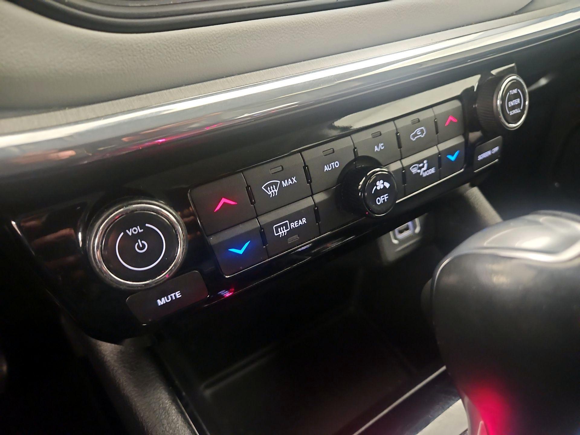 Thumbnail: 2022 Jeep Compass - 16